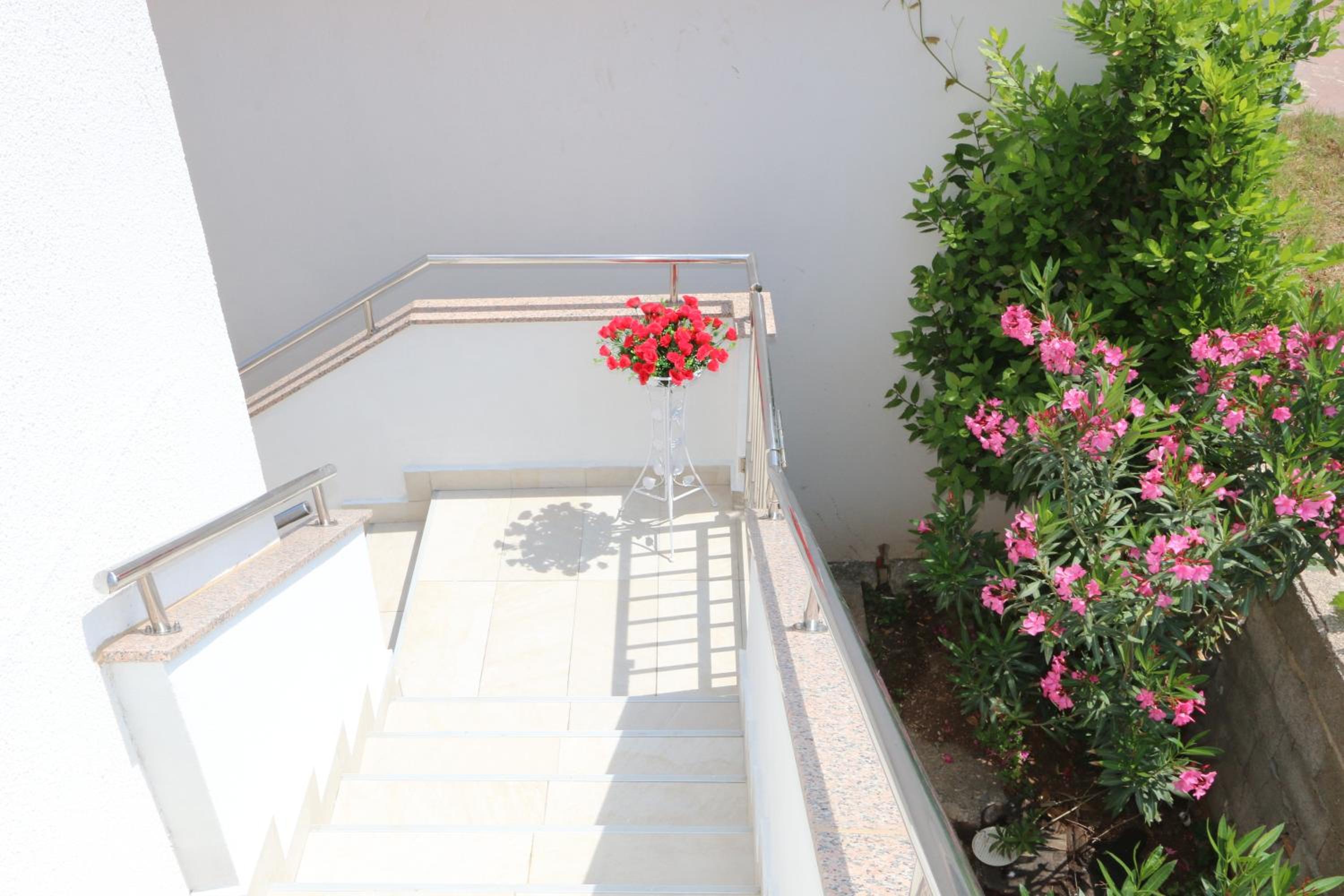 Apartment with Sea View - Photo 27