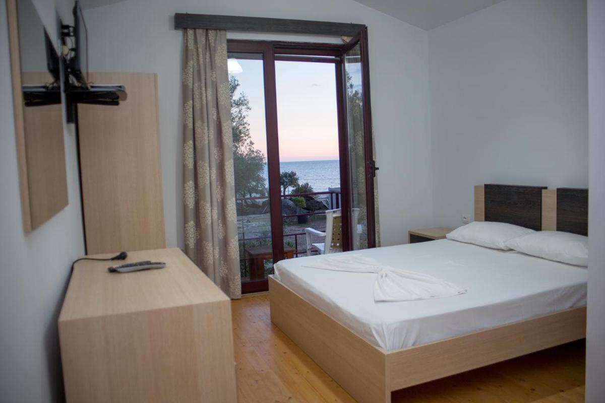 Double Room with Balcony and Sea View photo 2