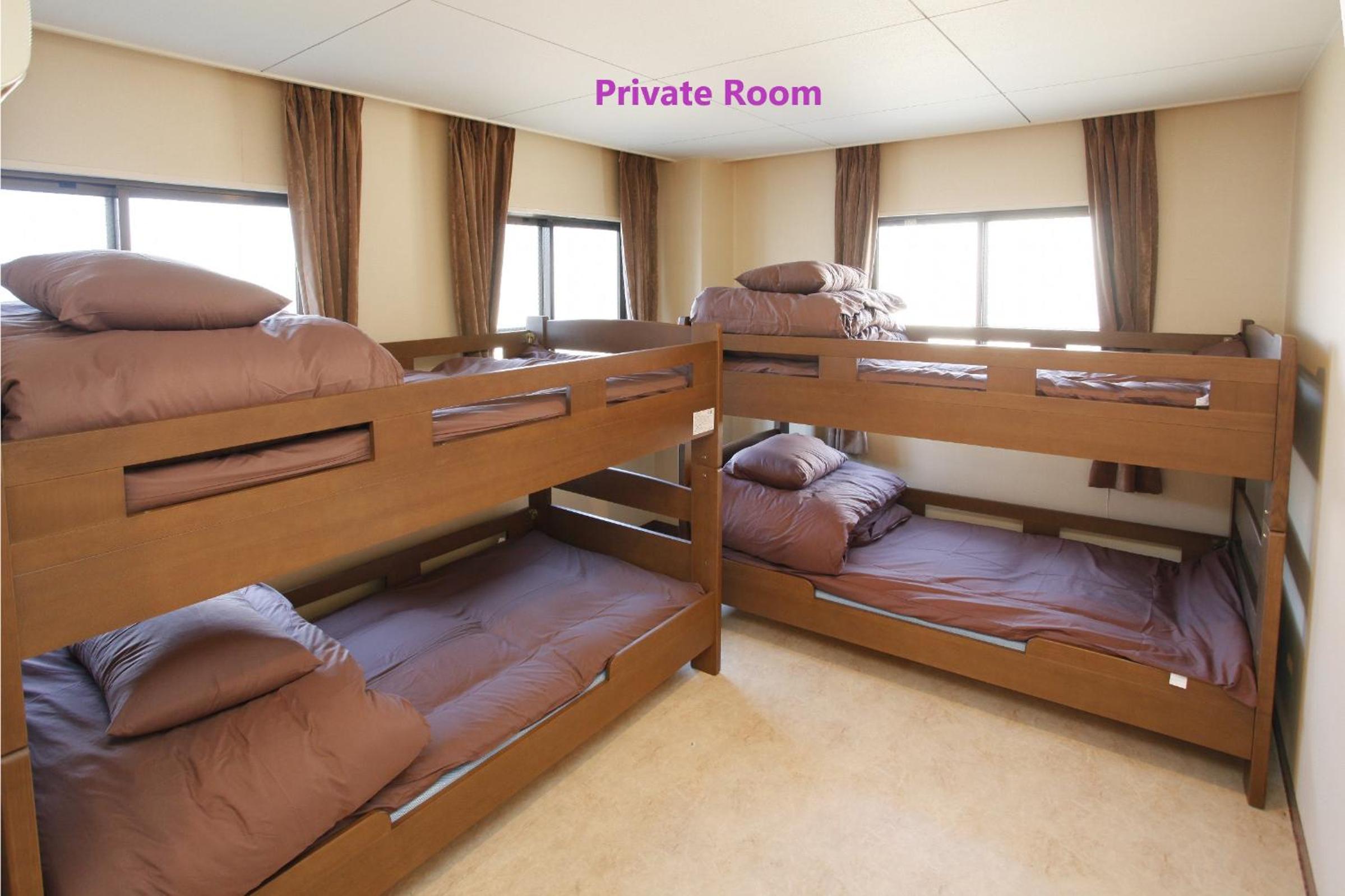 Quadruple Room with Private Bathroom photo 1