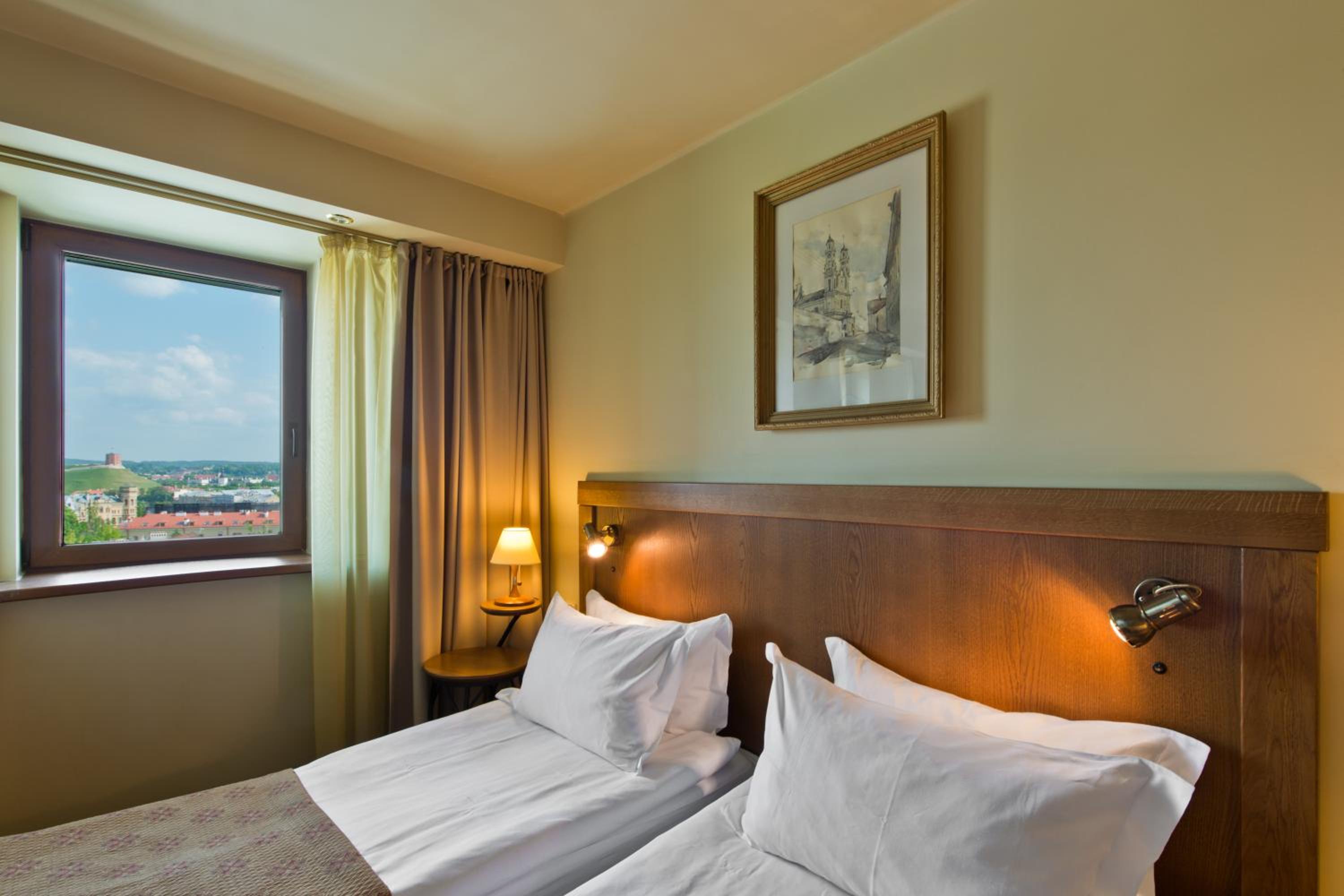 Twin Room - Non-Smoking - Photo 3