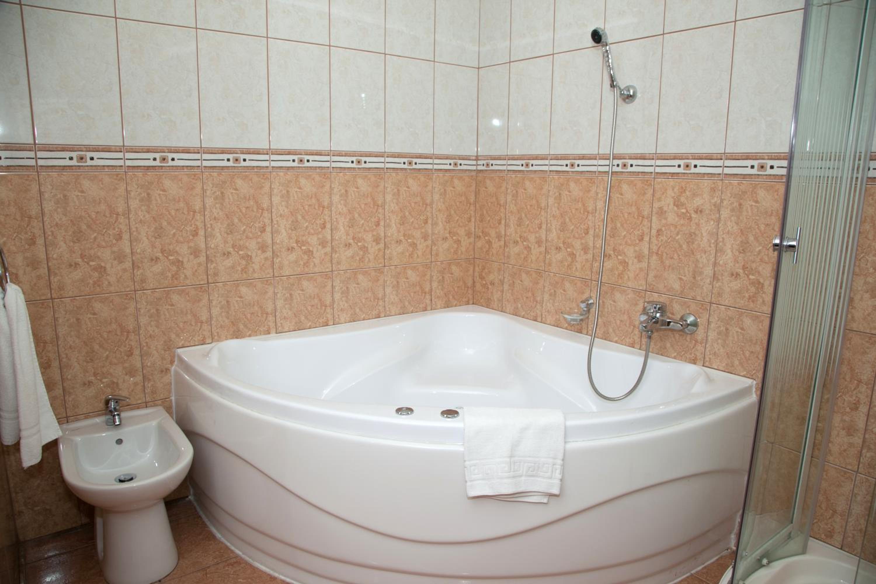 Suite - Photo 5