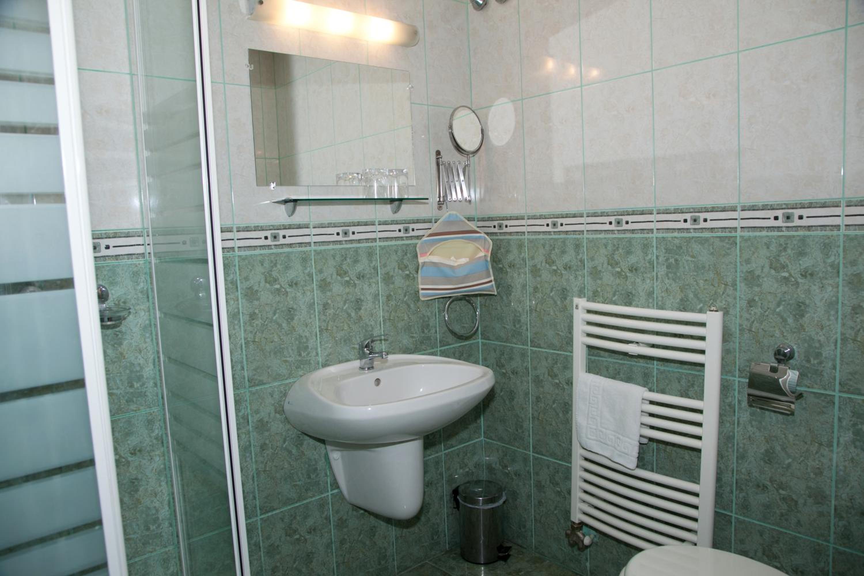 Suite (4 Adults) photo 3