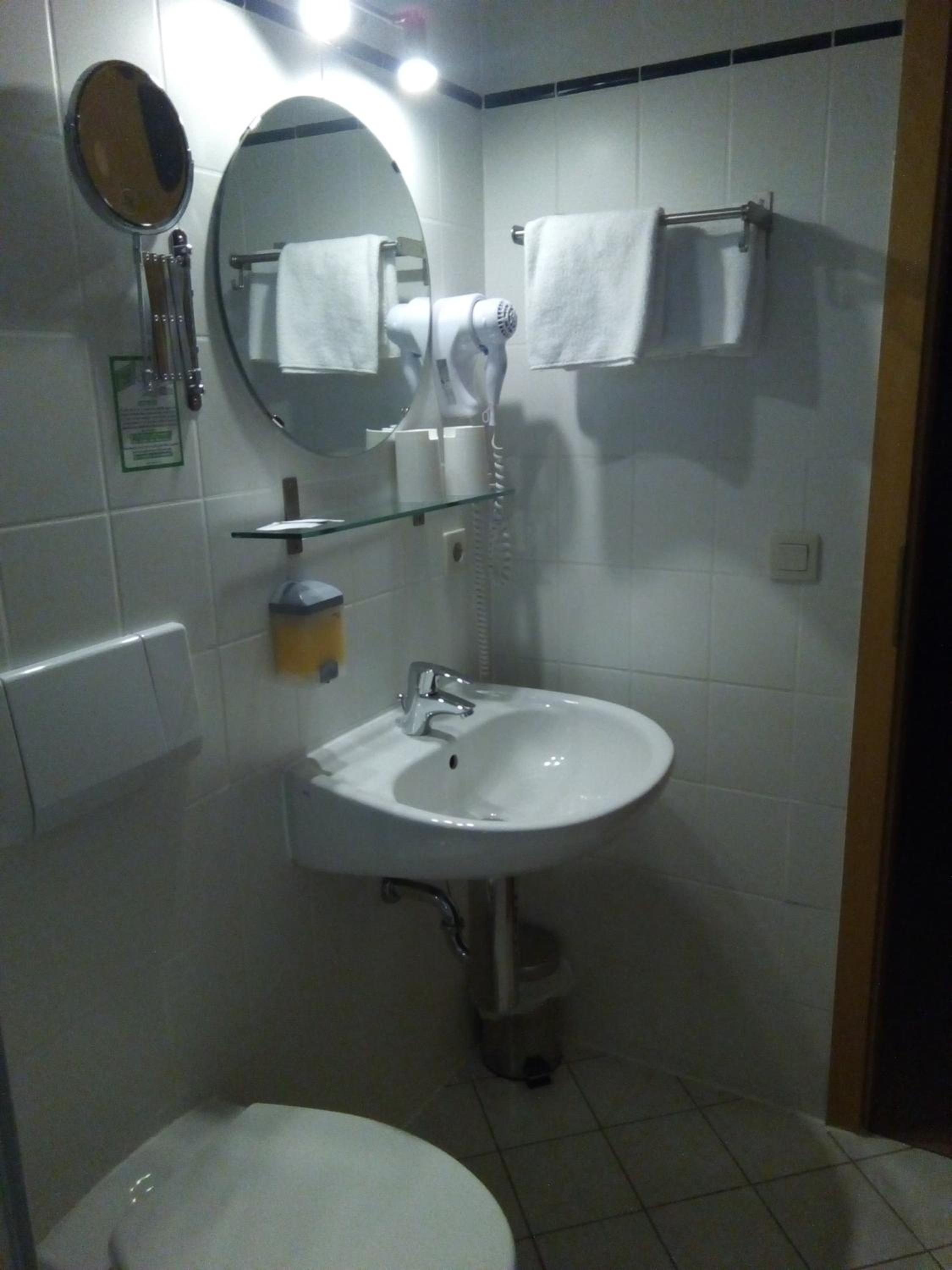 Double Room - Photo 8