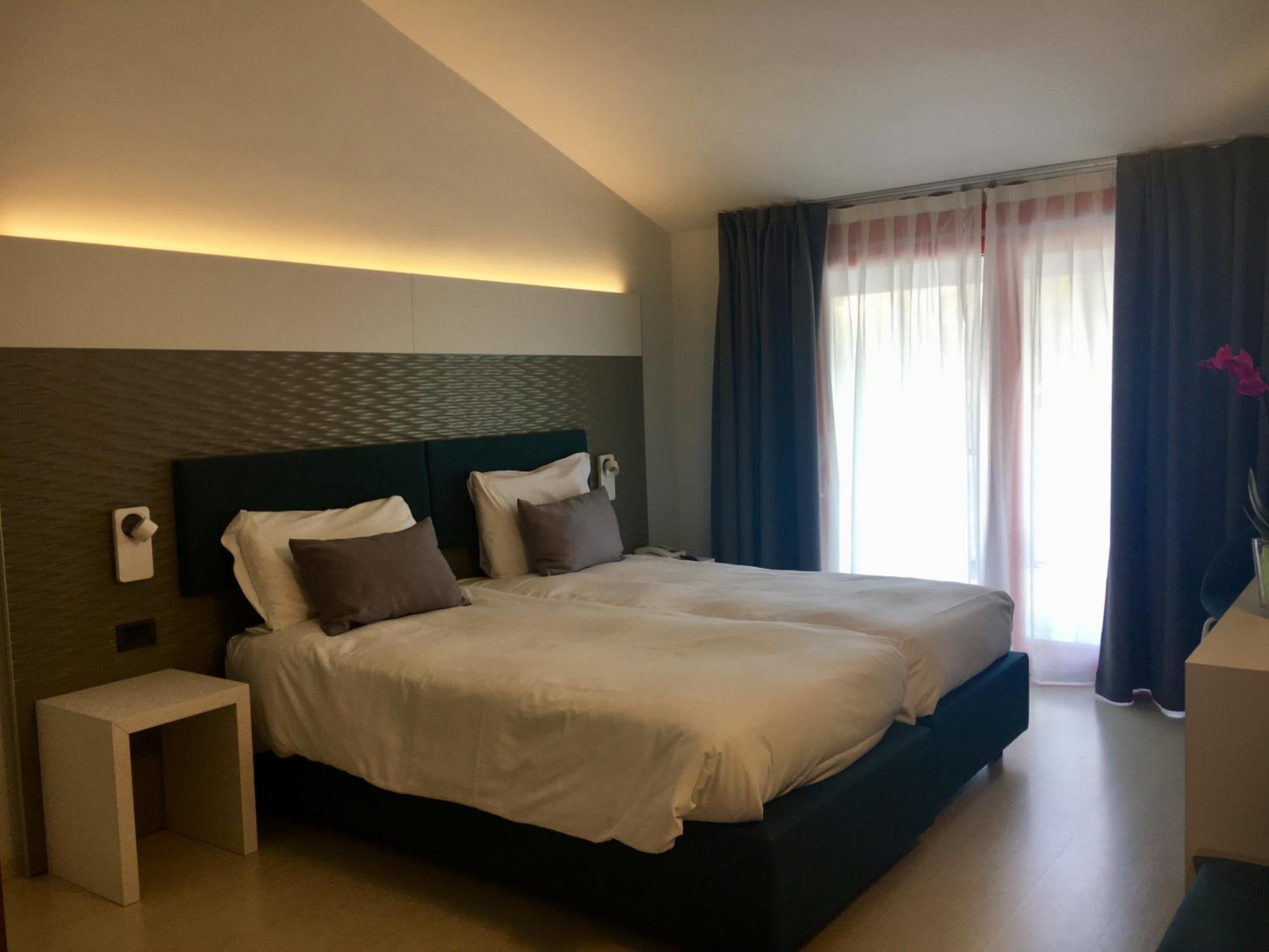 Double or Twin Room with Mountain View photo 1