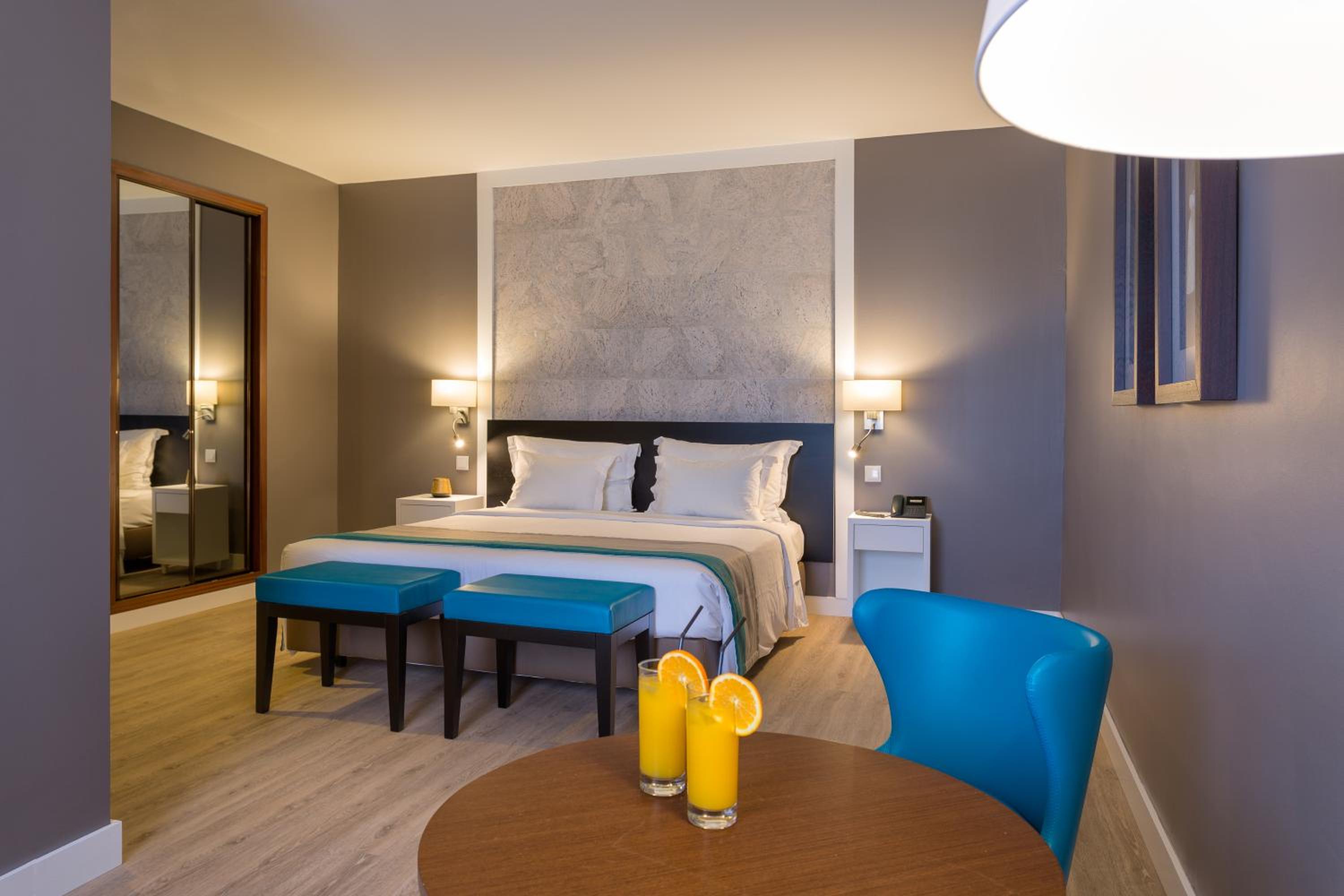 Suite with Side Sea View - Photo 3