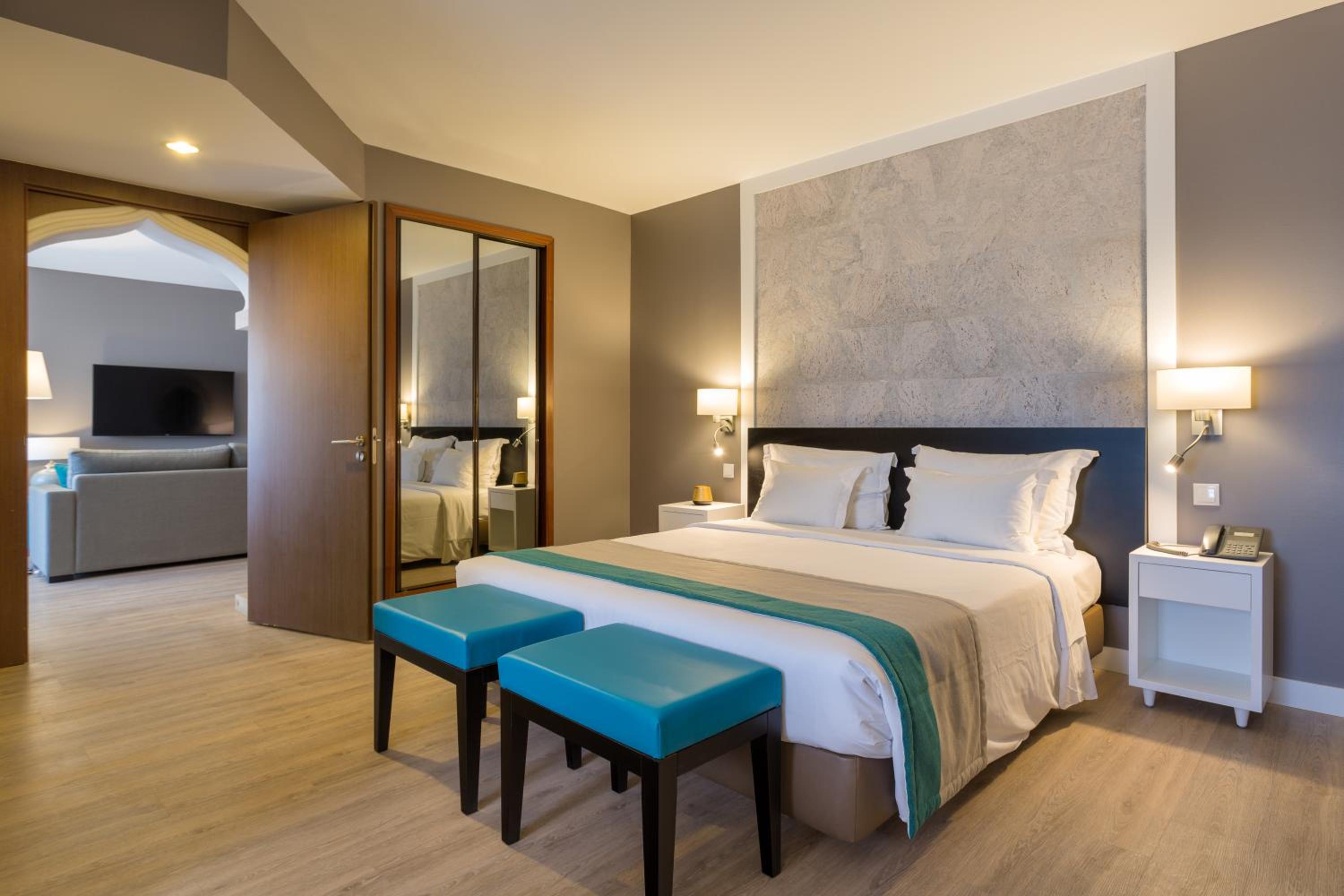 Suite with Side Sea View - Photo 1