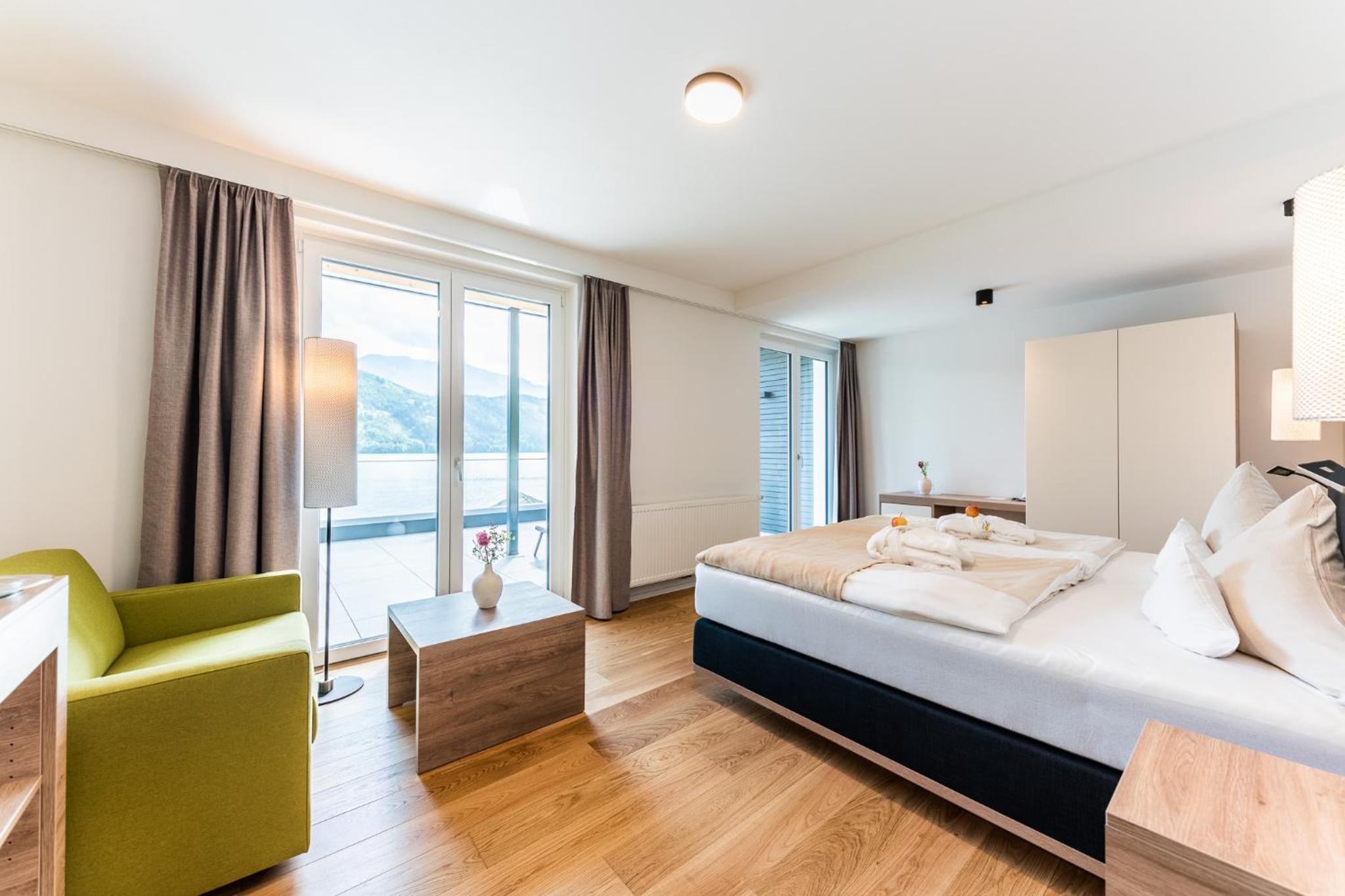 Suite with Lake View photo 2