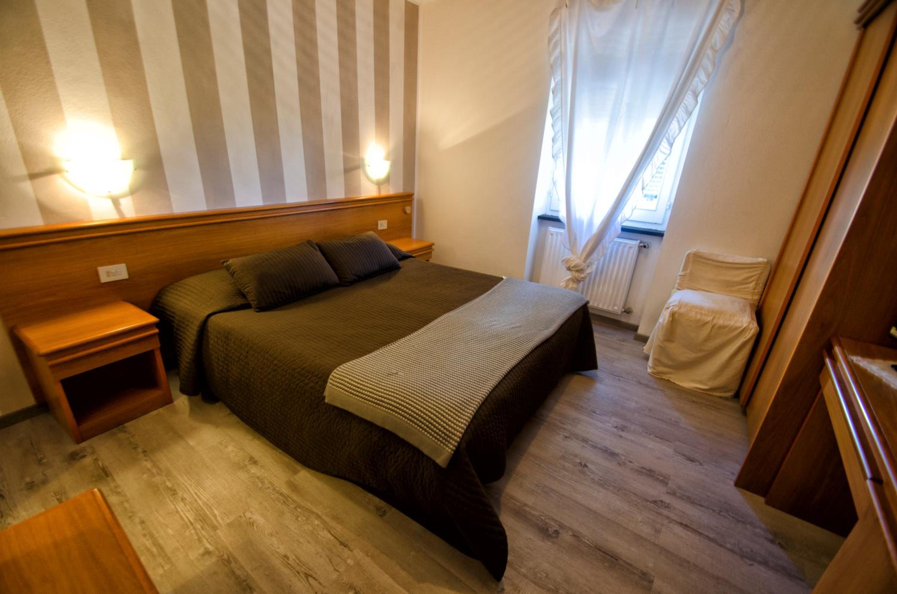 Double or Twin Room photo 3