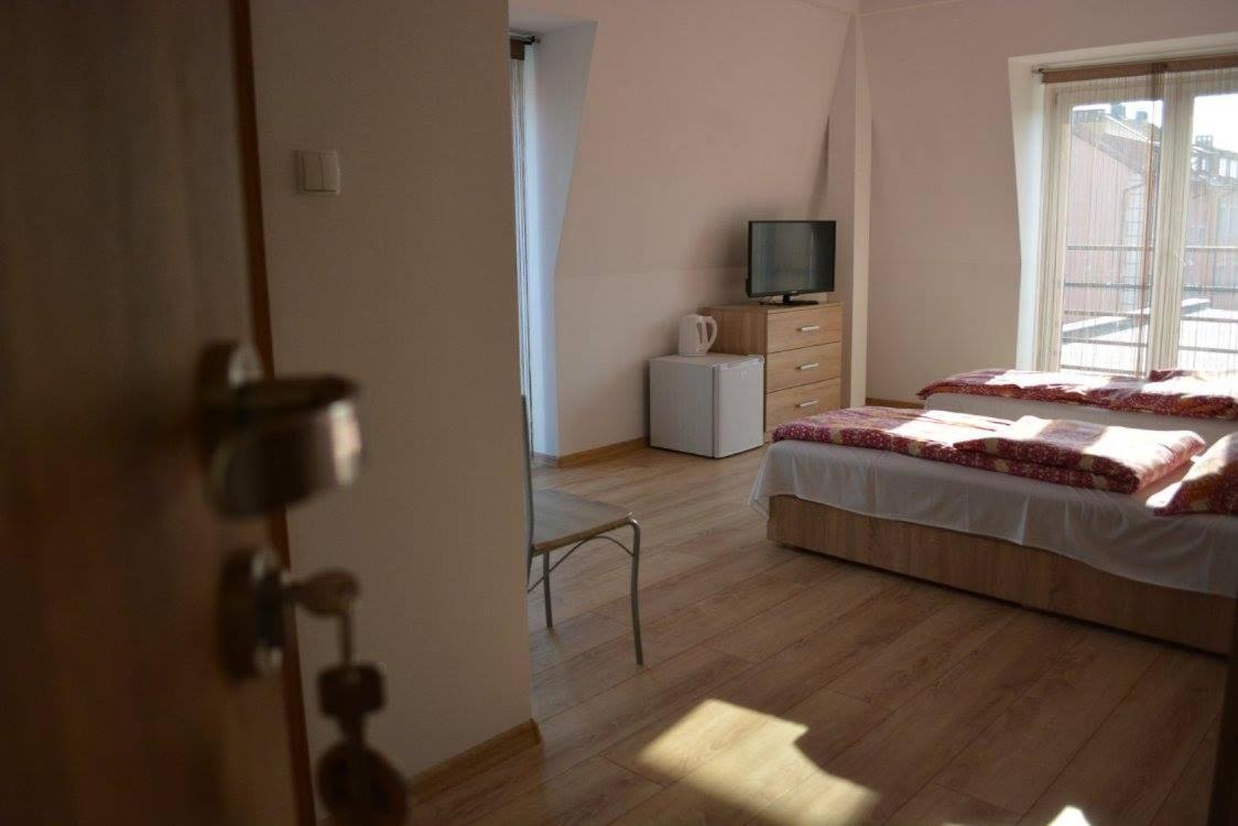 Standard Twin Room photo 2