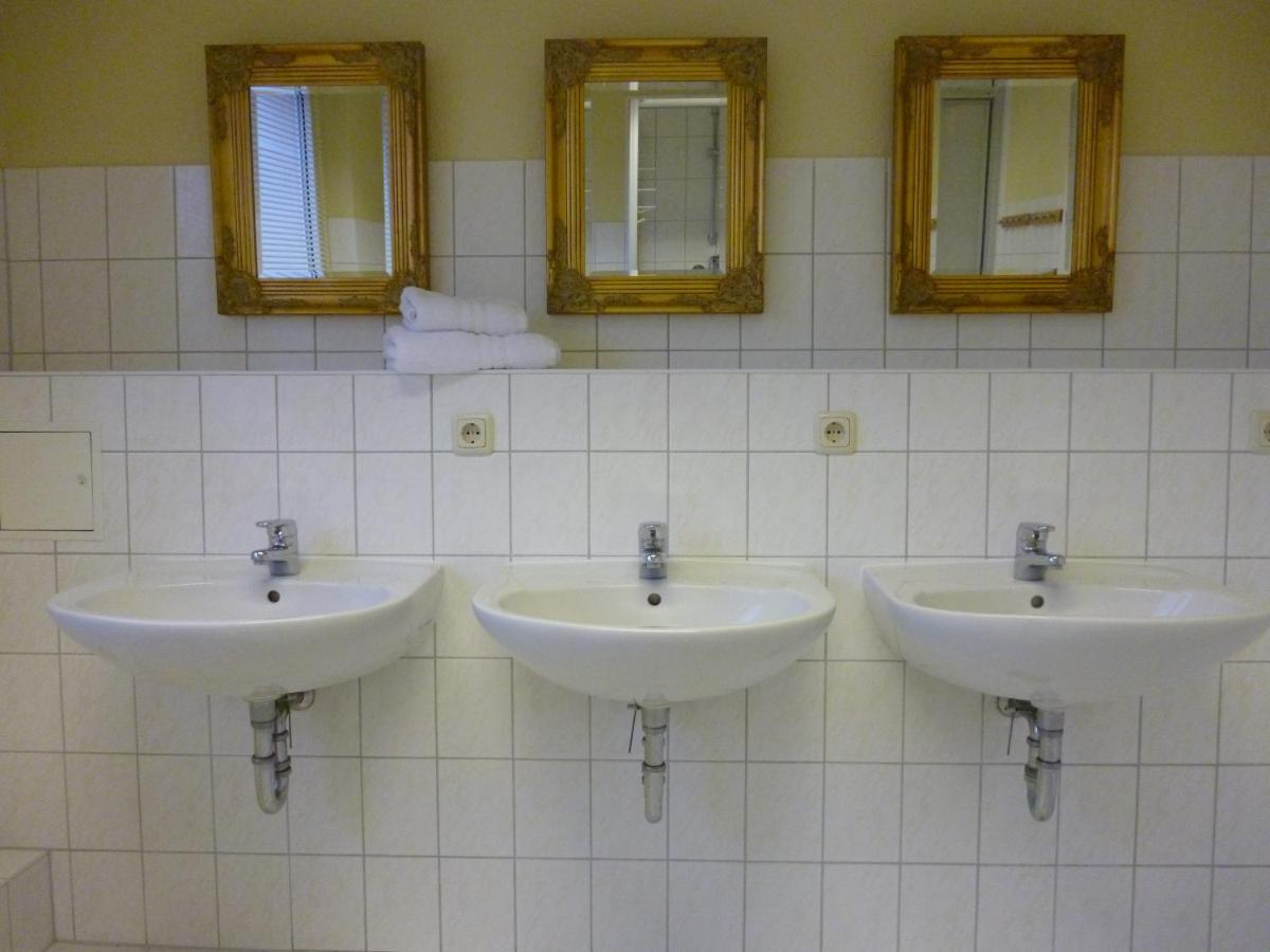 Triple Room with Shared Bathroom photo 3