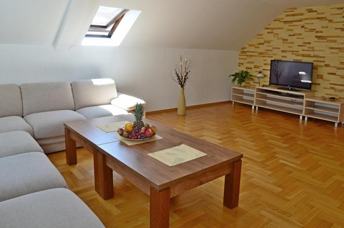 Villa photo 1