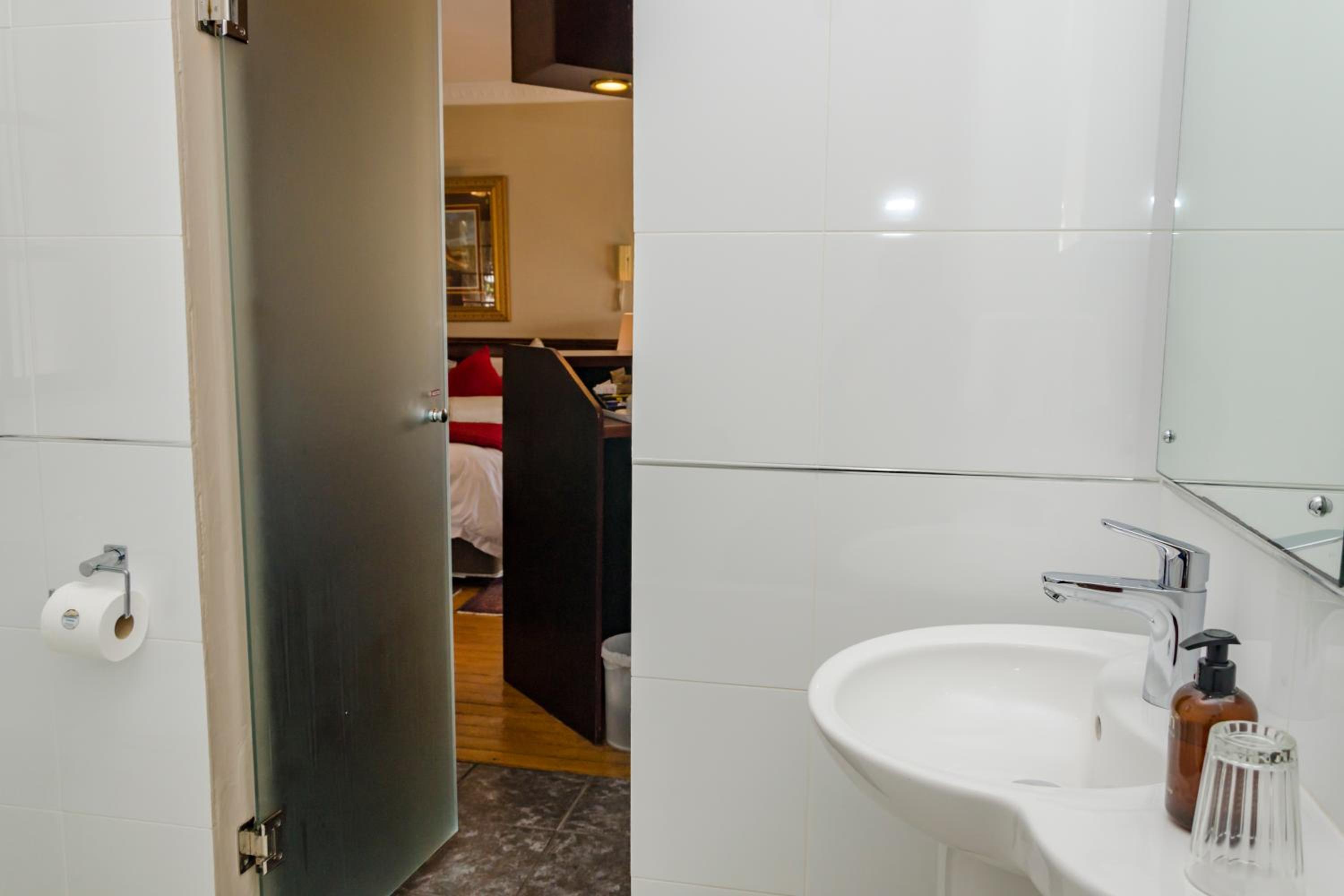 Twin/Double Room - Photo 15