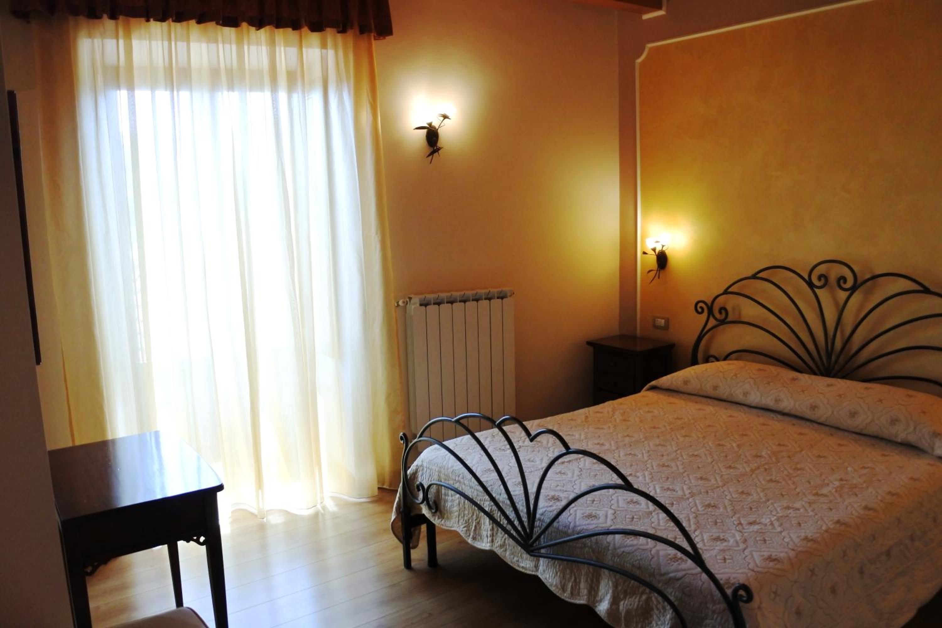 Deluxe Double Room with Balcony - Photo 1