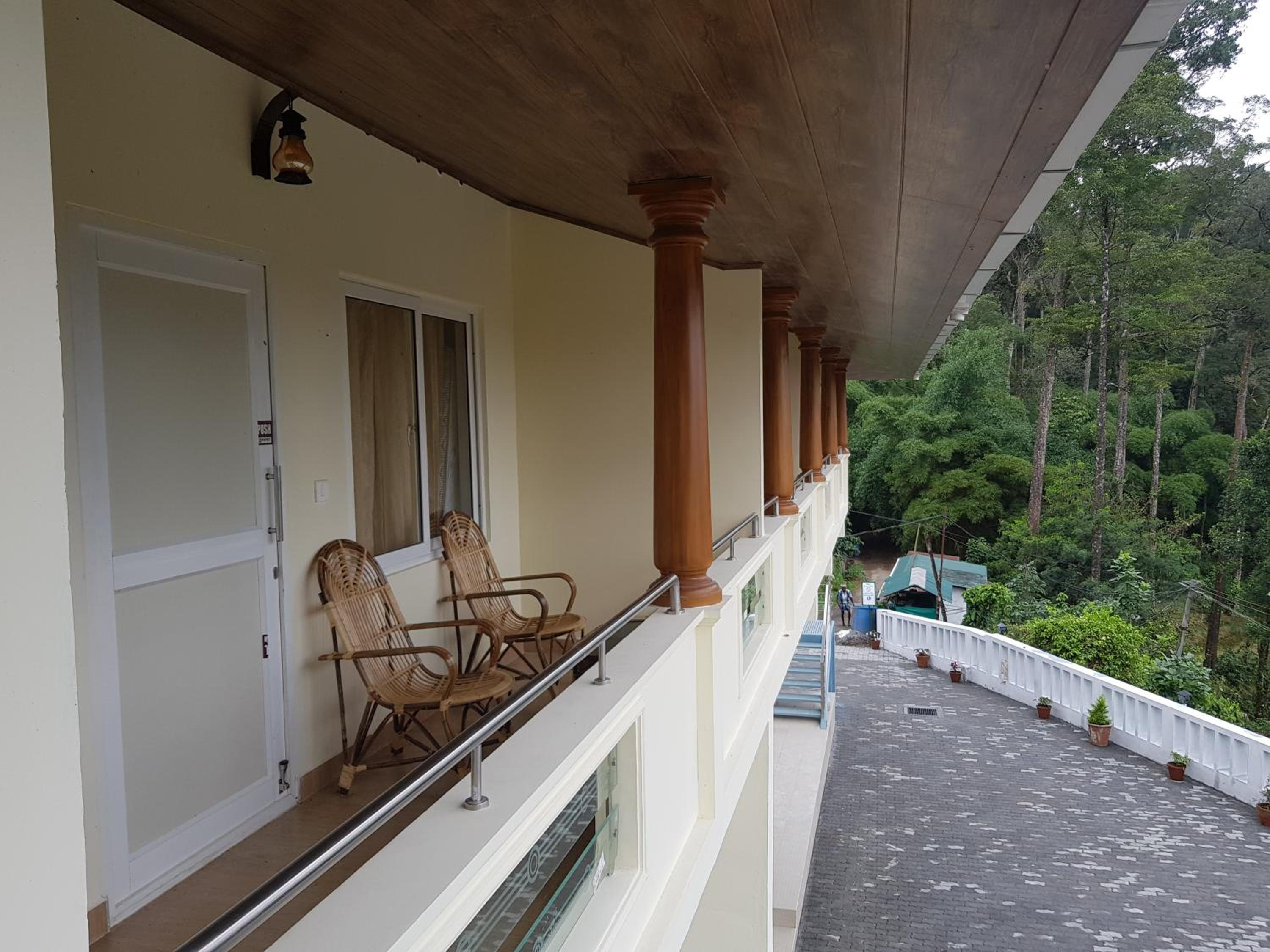 Double or Twin Room with Balcony - Photo 41