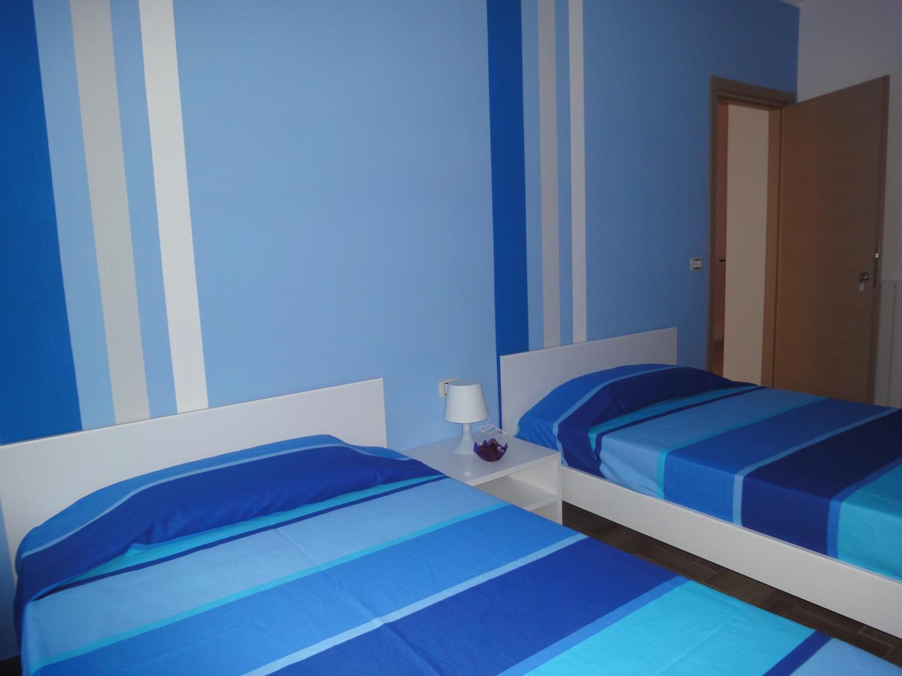 Twin Room with Private Bathroom photo 3