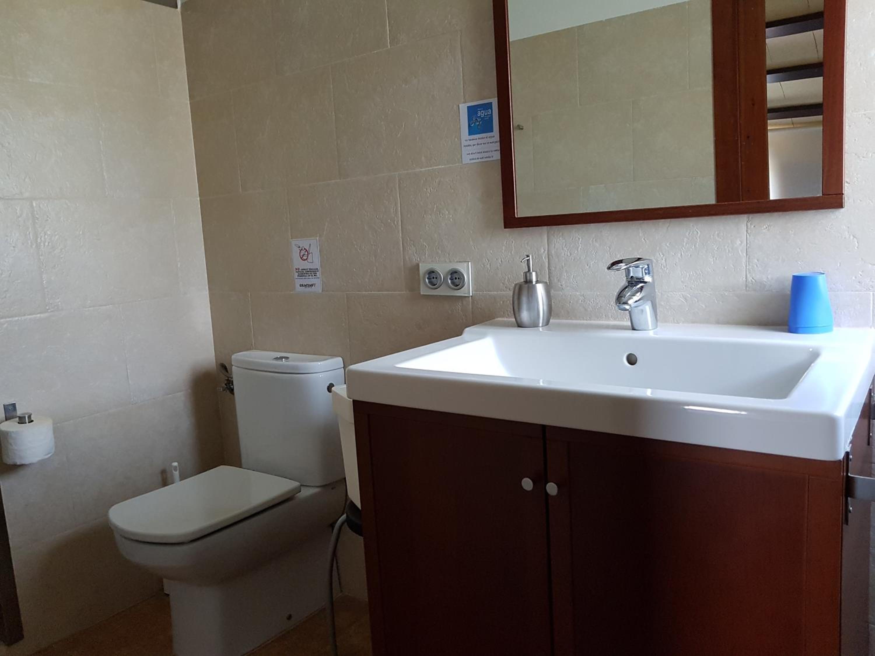 Apartment with Shower photo 2