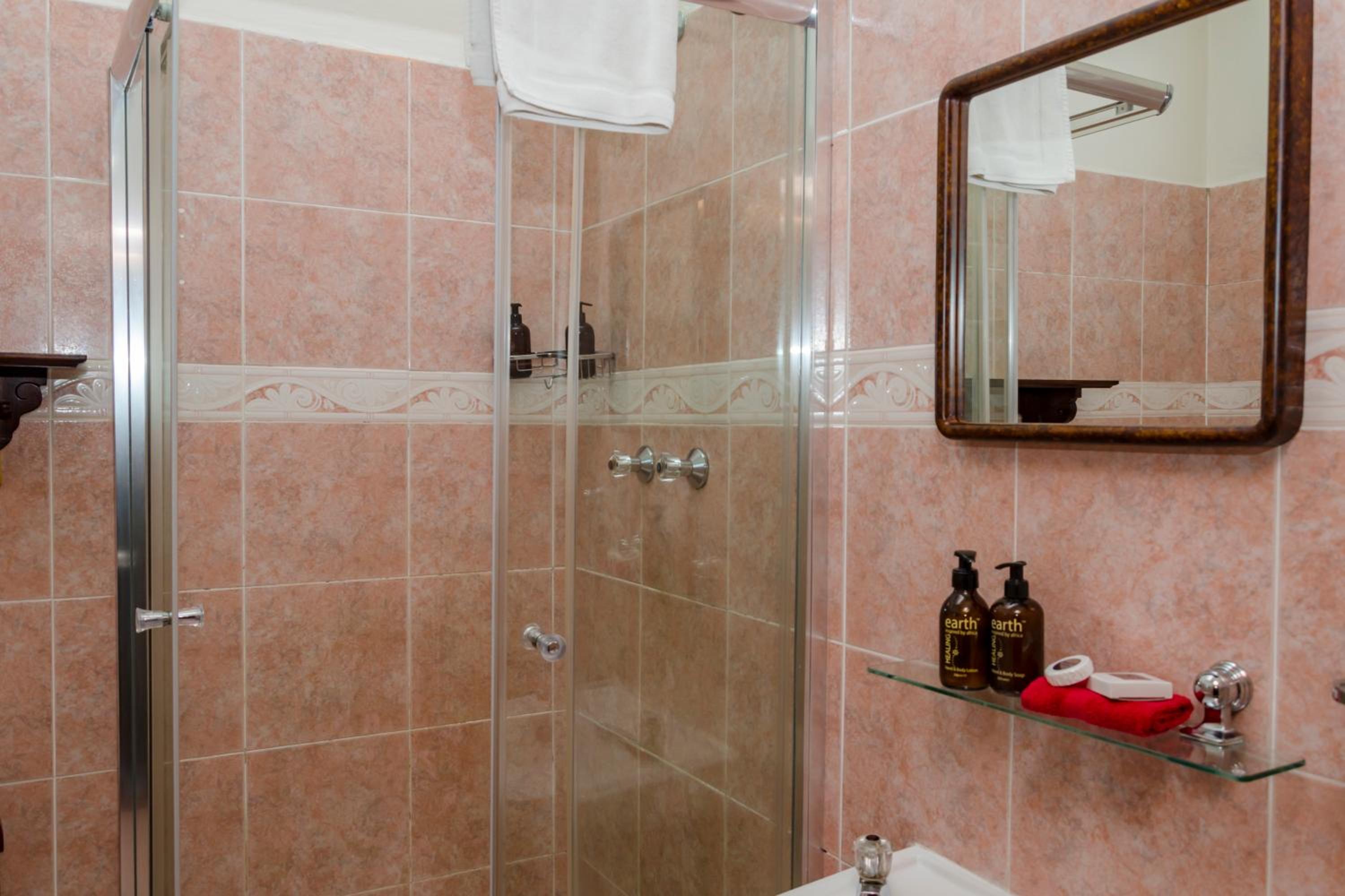 Twin/Double Room - Photo 5