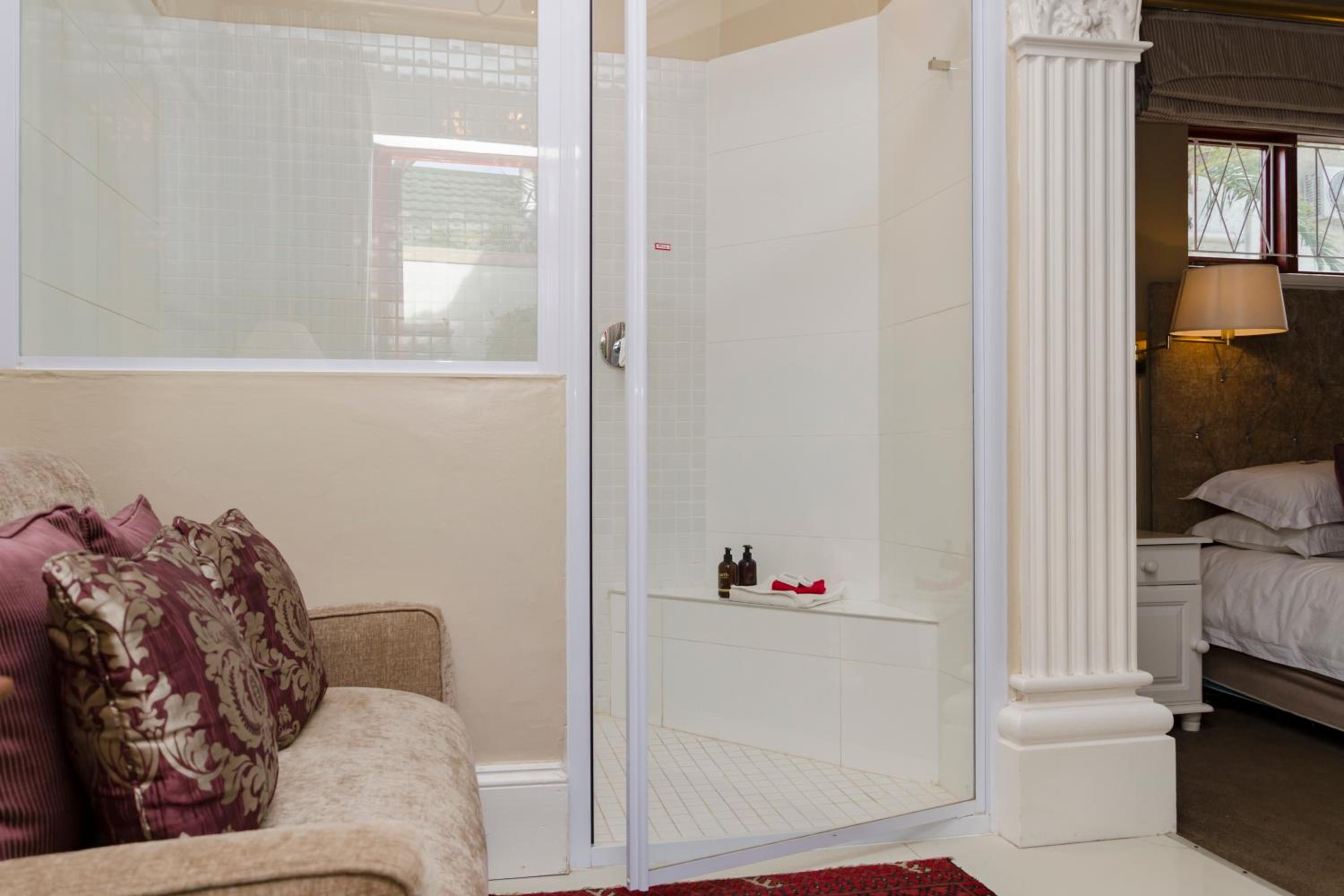 Twin/Double Room - Photo 17