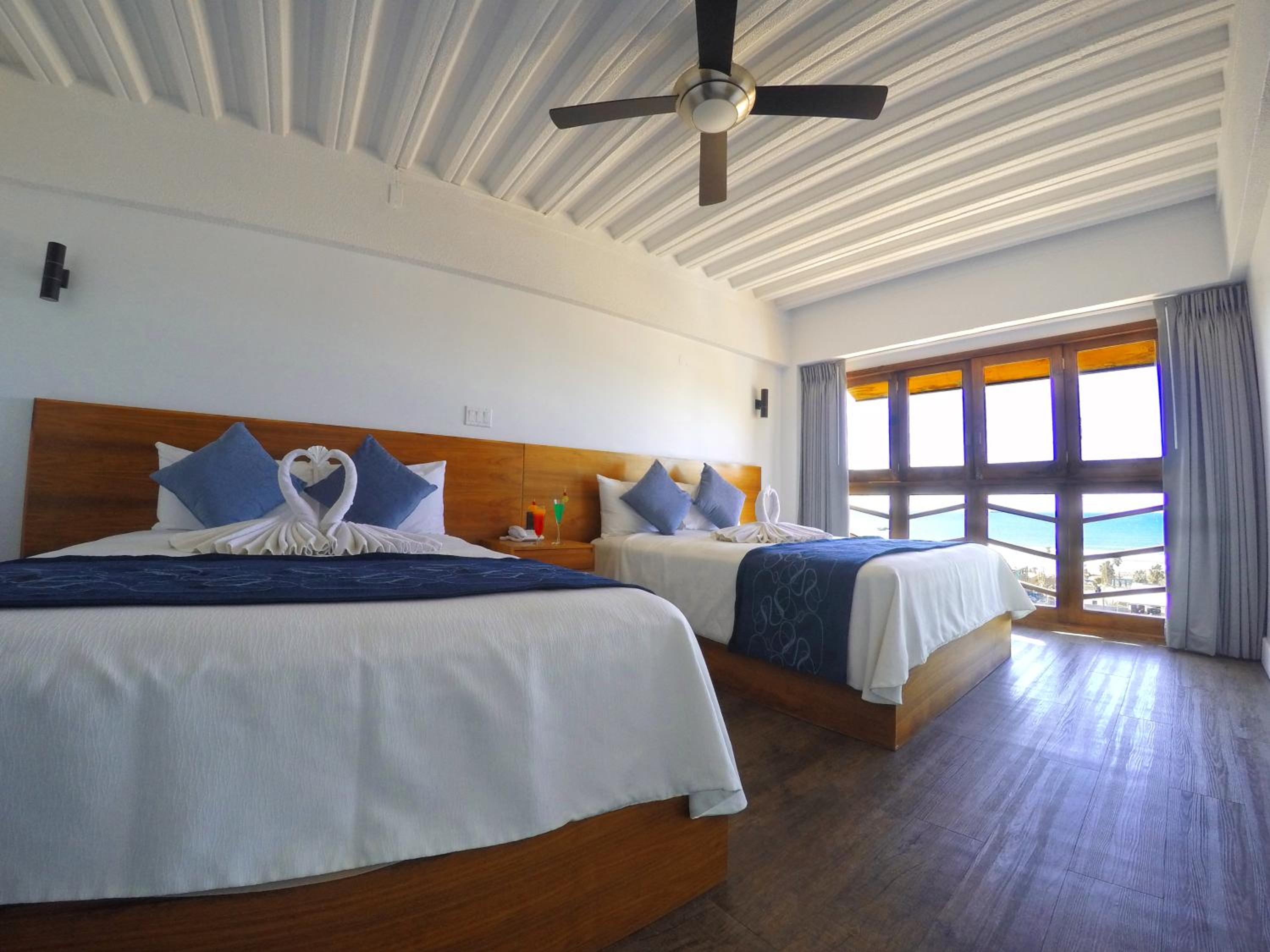 Double Room with Sea View - Photo 1
