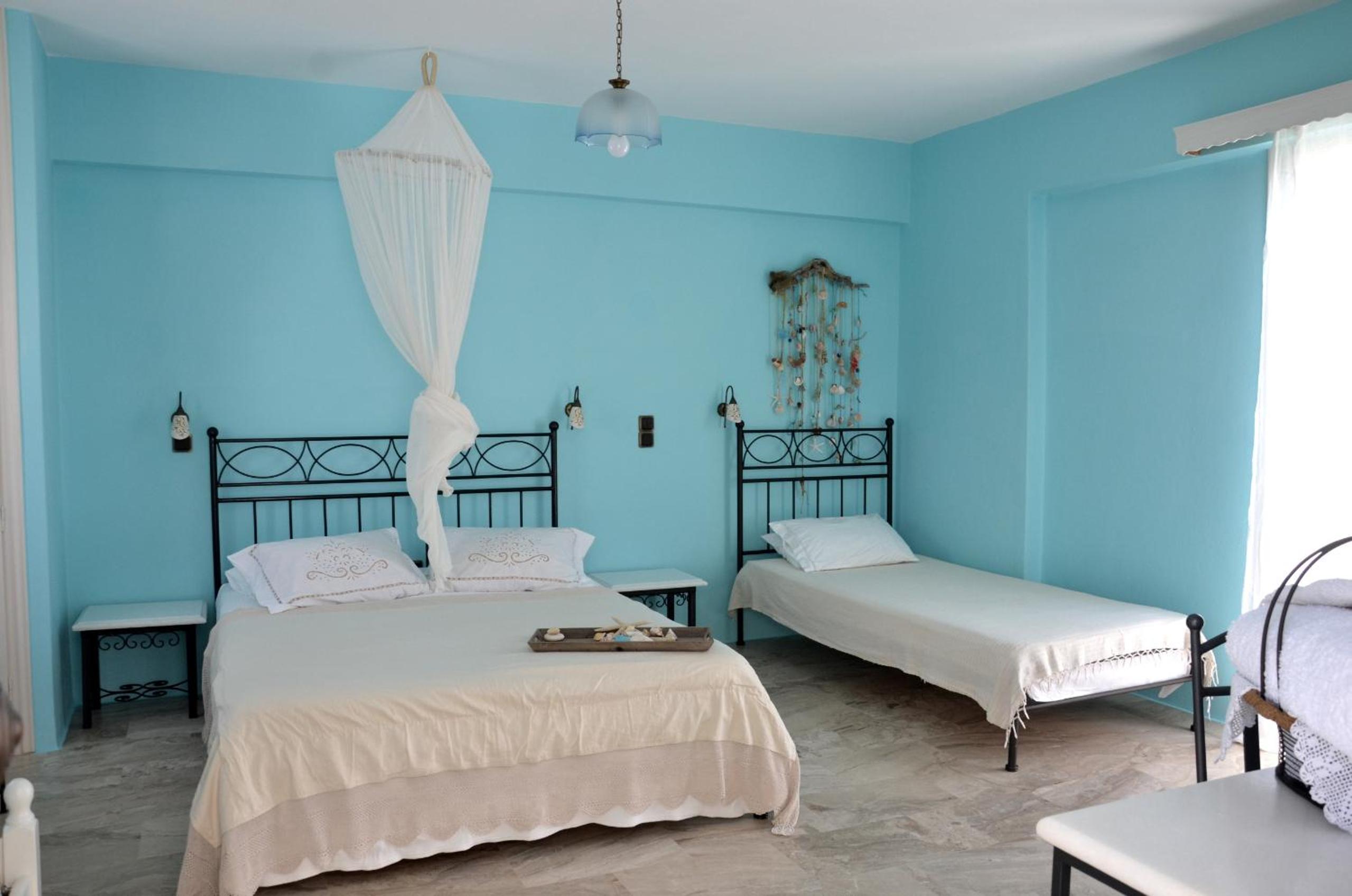 Triple Room with Balcony - Photo 3