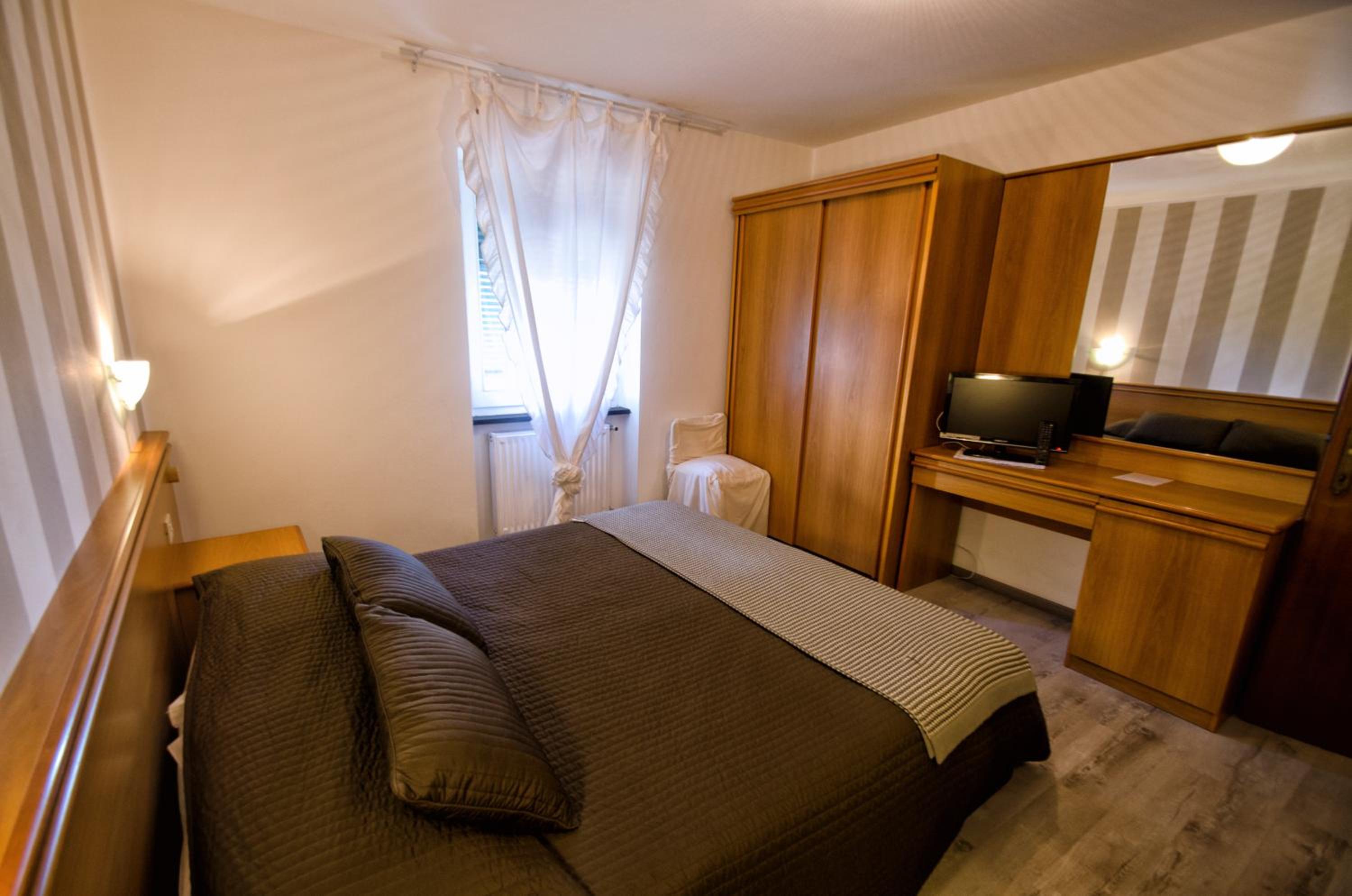 Double or Twin Room photo 2