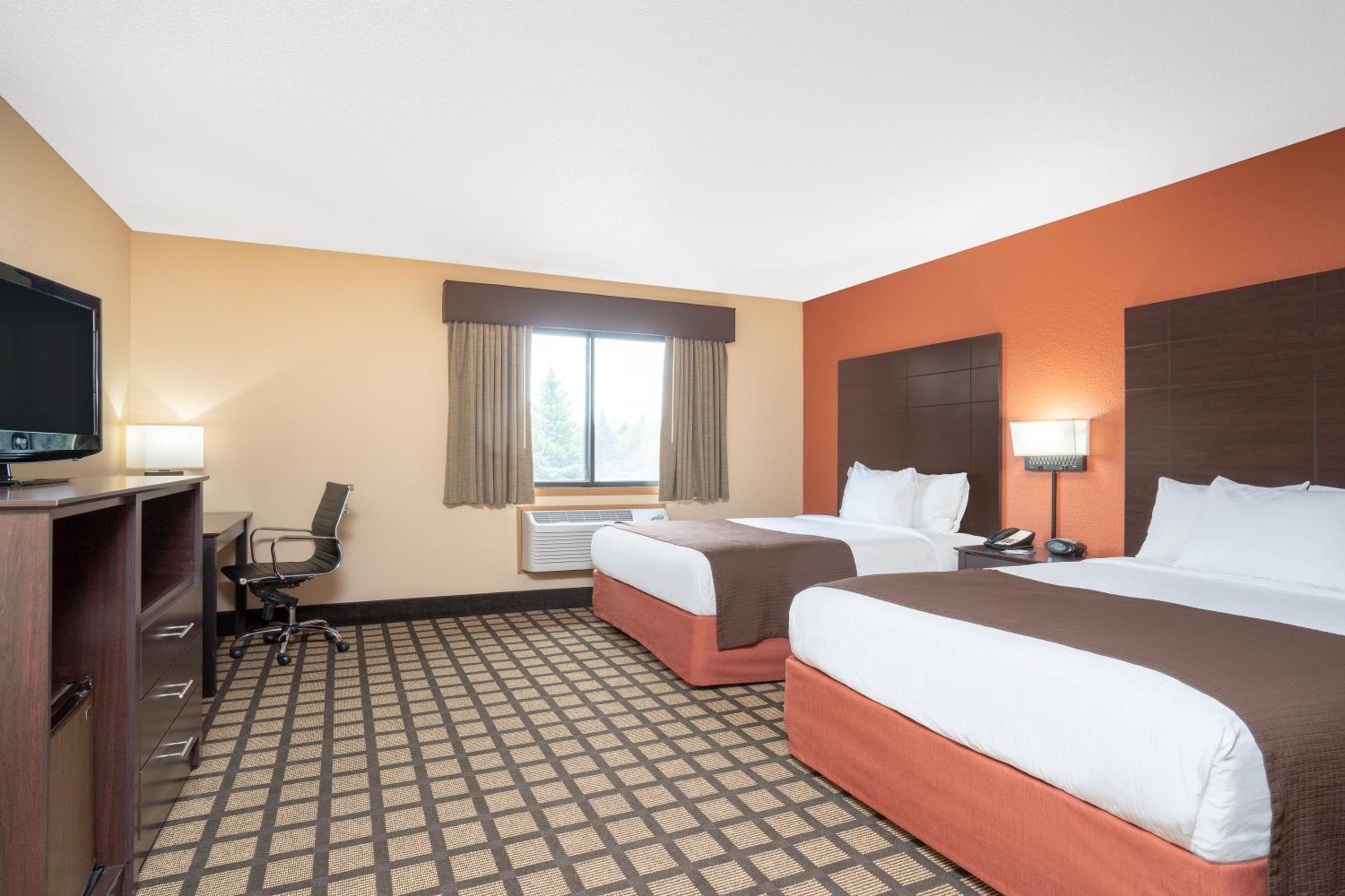 Queen Room with Two Queen Beds - Non-Smoking photo 1