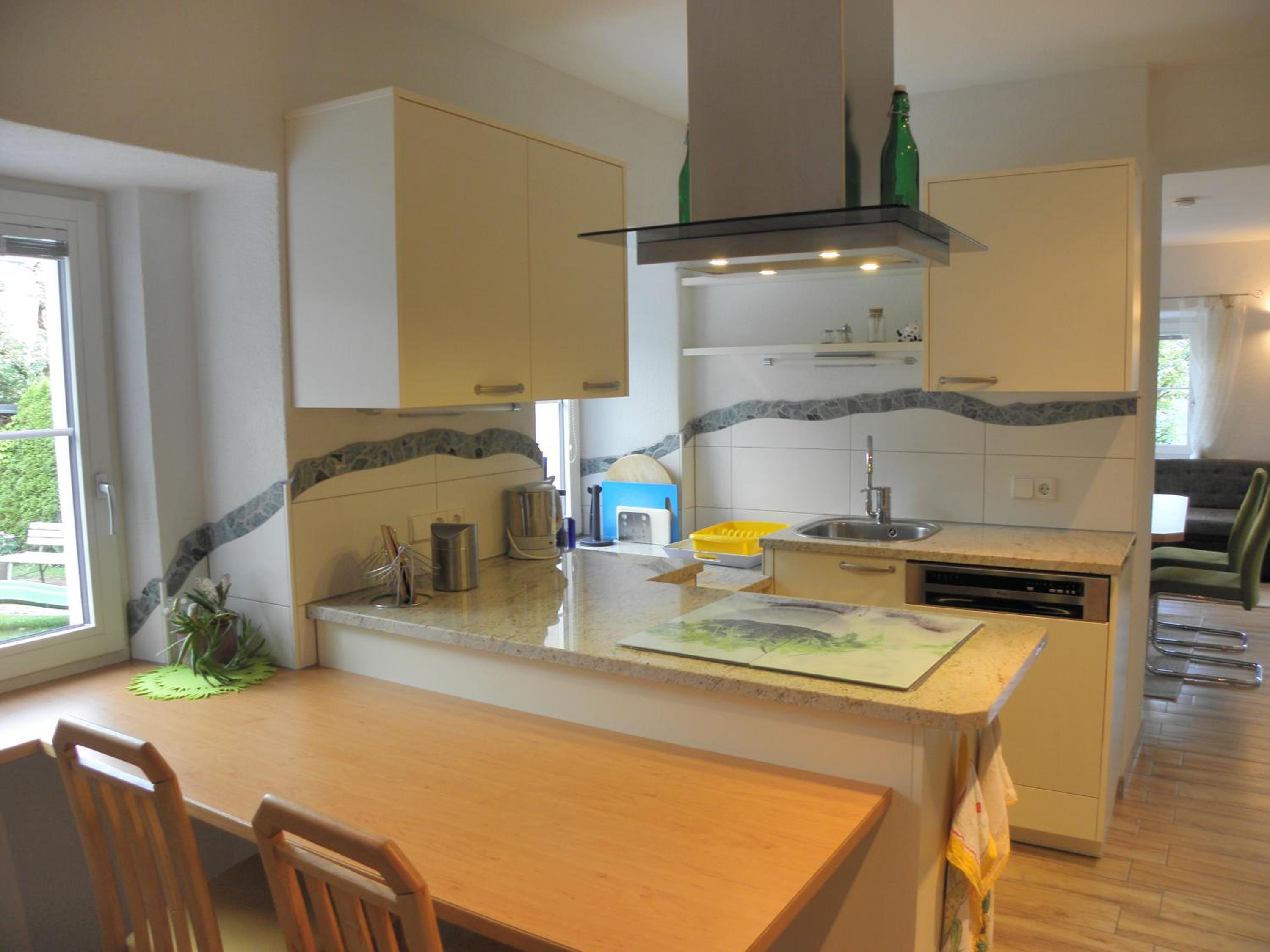 Apartment with Mountain View - Photo 4