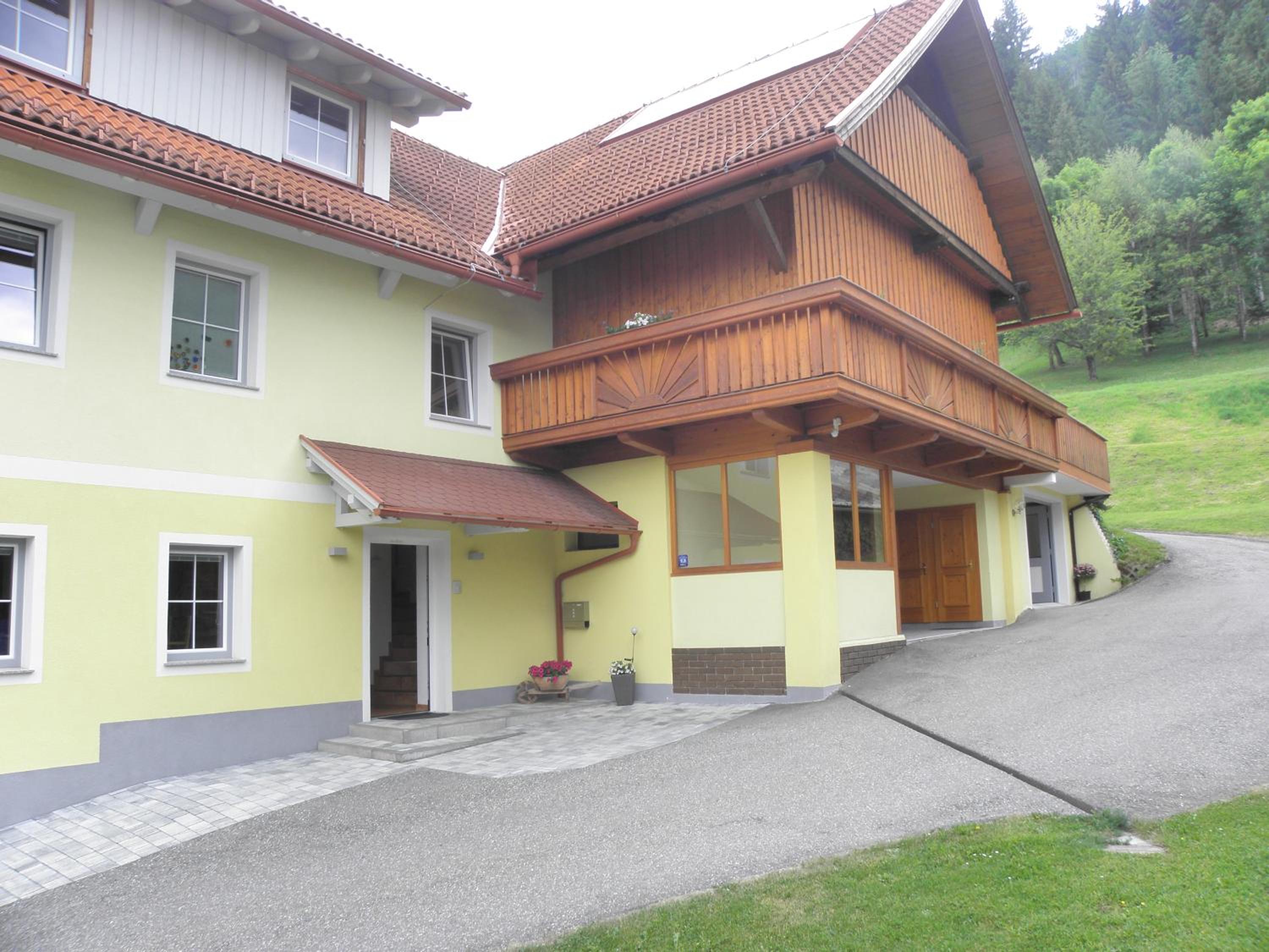 Apartment with Mountain View - Photo 7