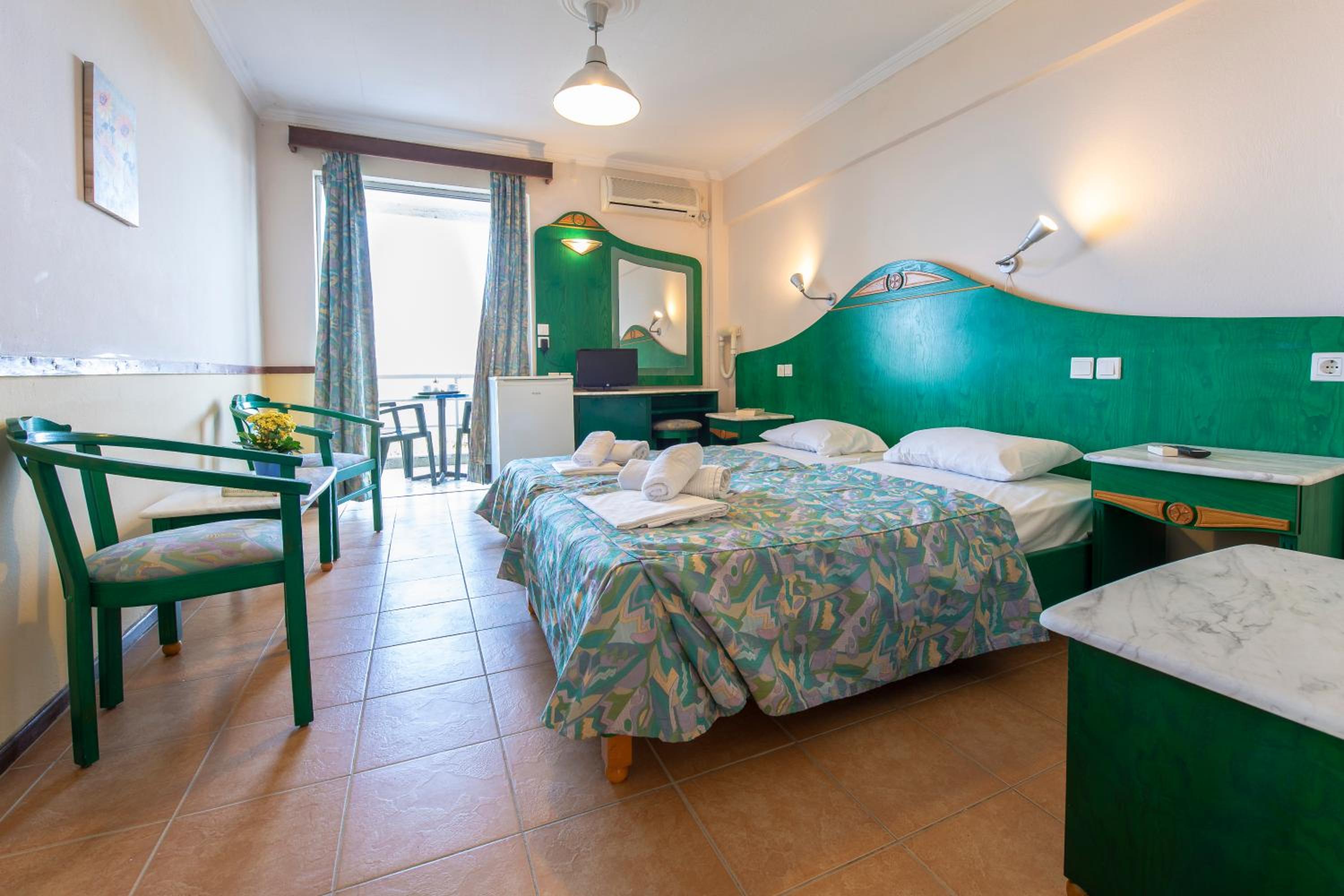 Double or Twin Room with Sea View - Photo 1
