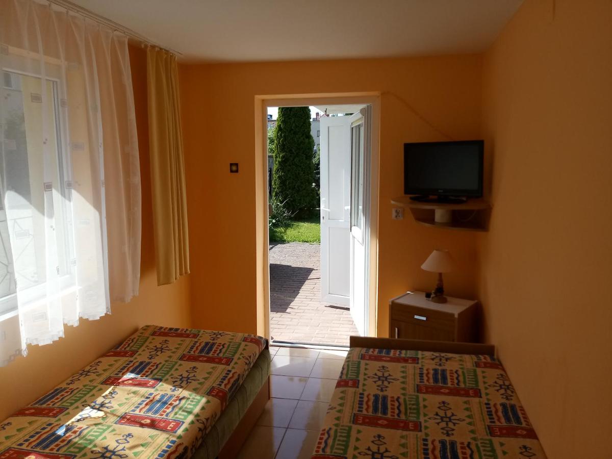 Twin Room with Bathroom photo 1