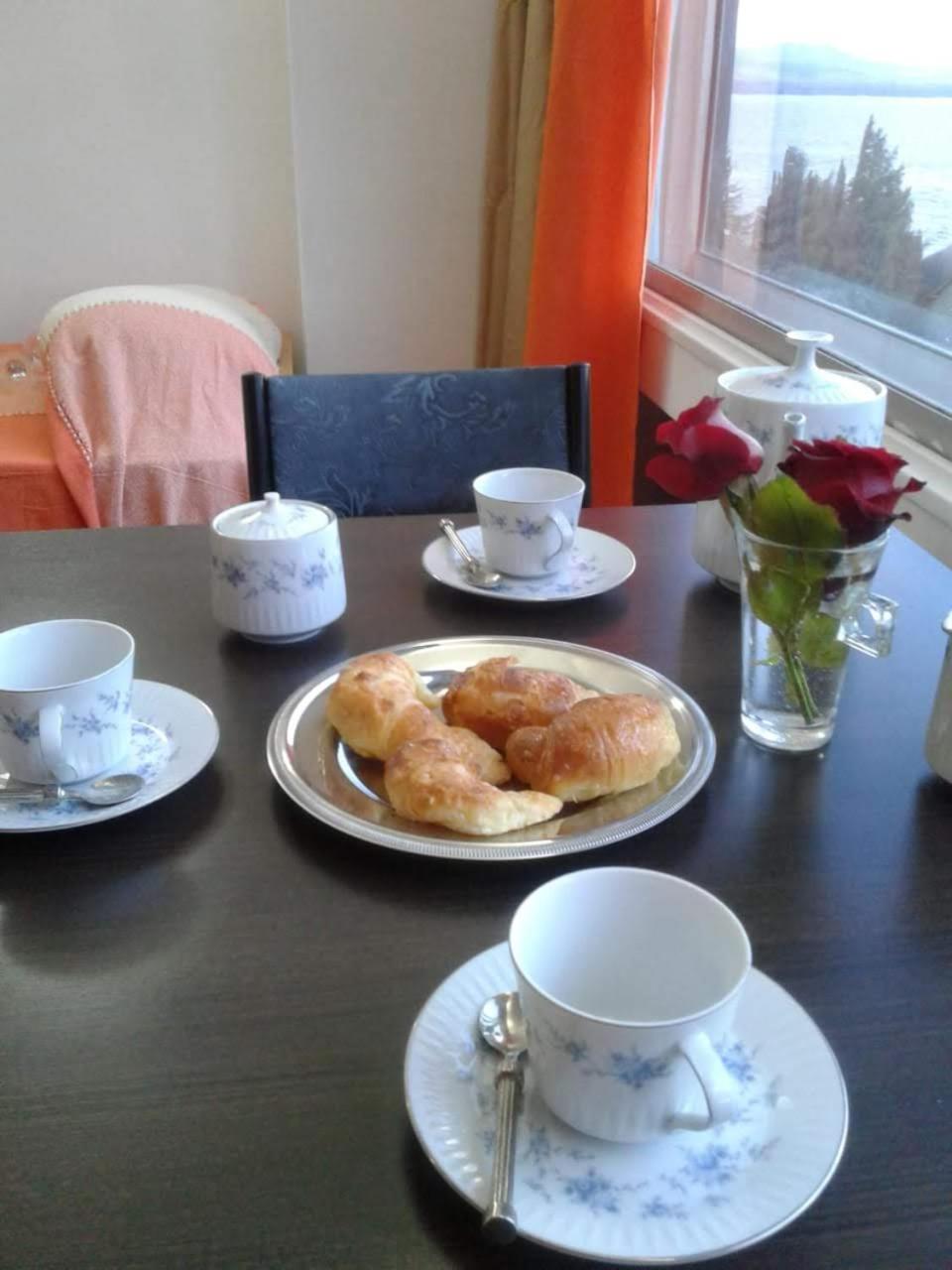Apartment with Lake View photo 2
