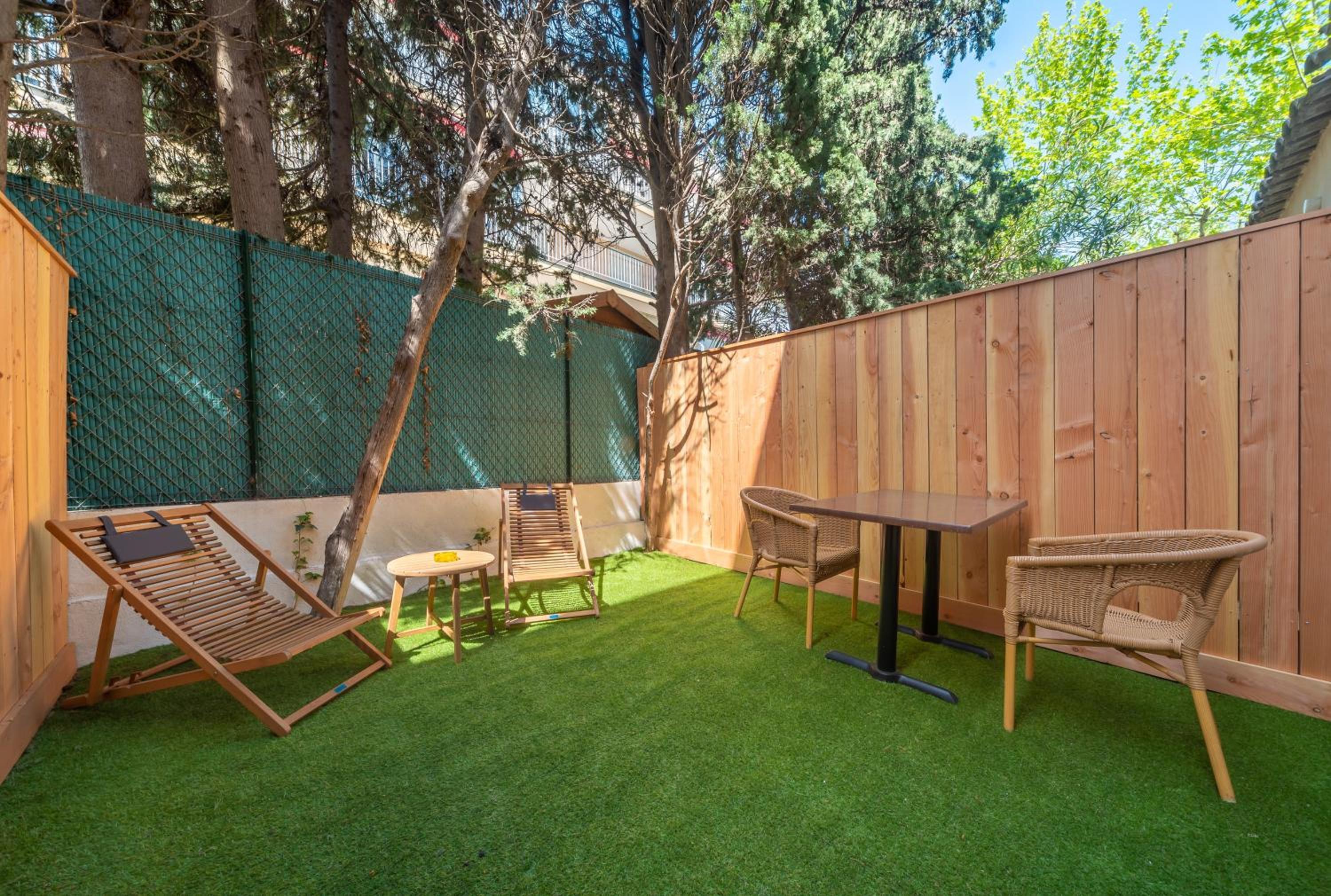 Superior Double Room 20 m2 with Private Terrace - Photo 7