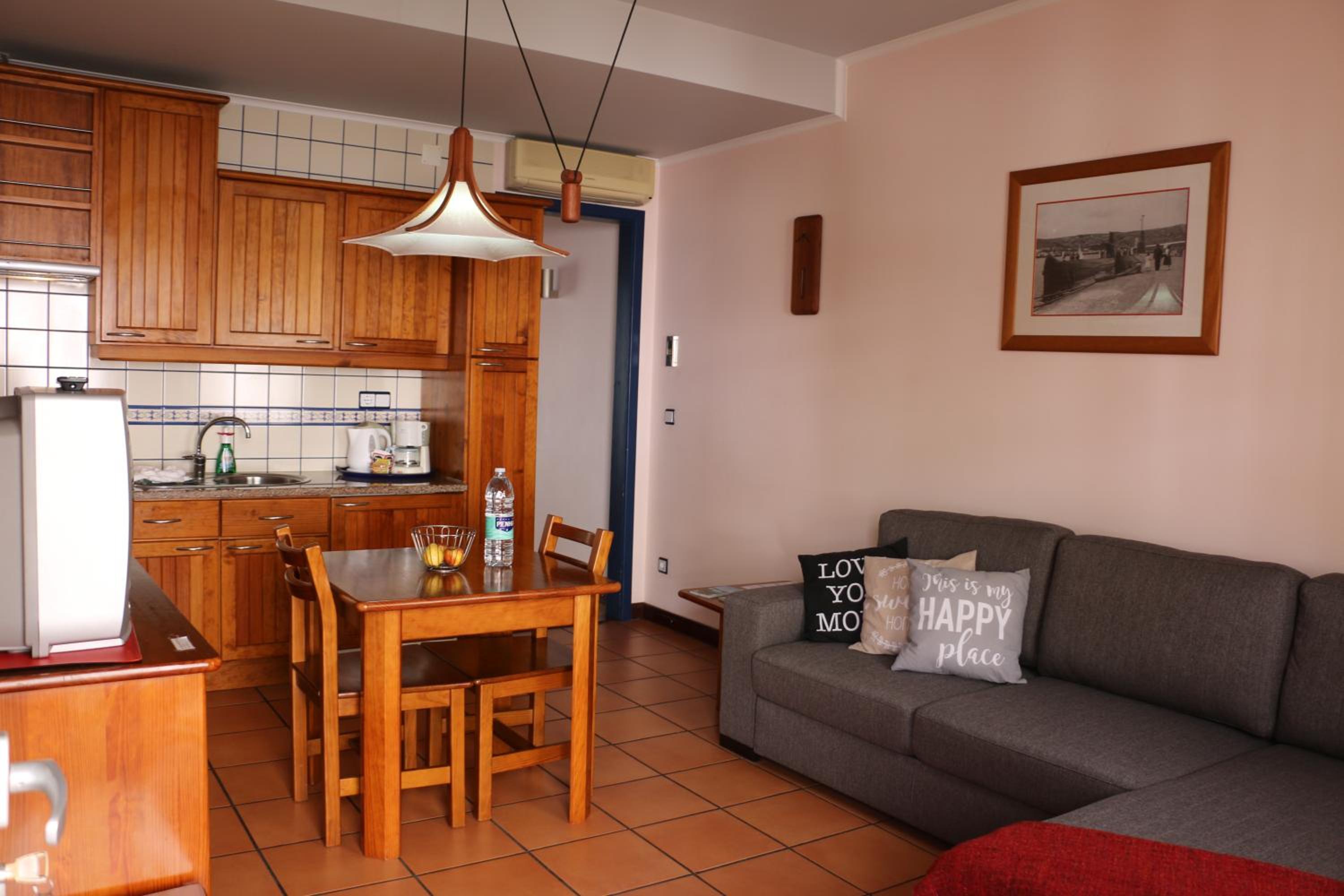 One-Bedroom Apartment - Photo 7
