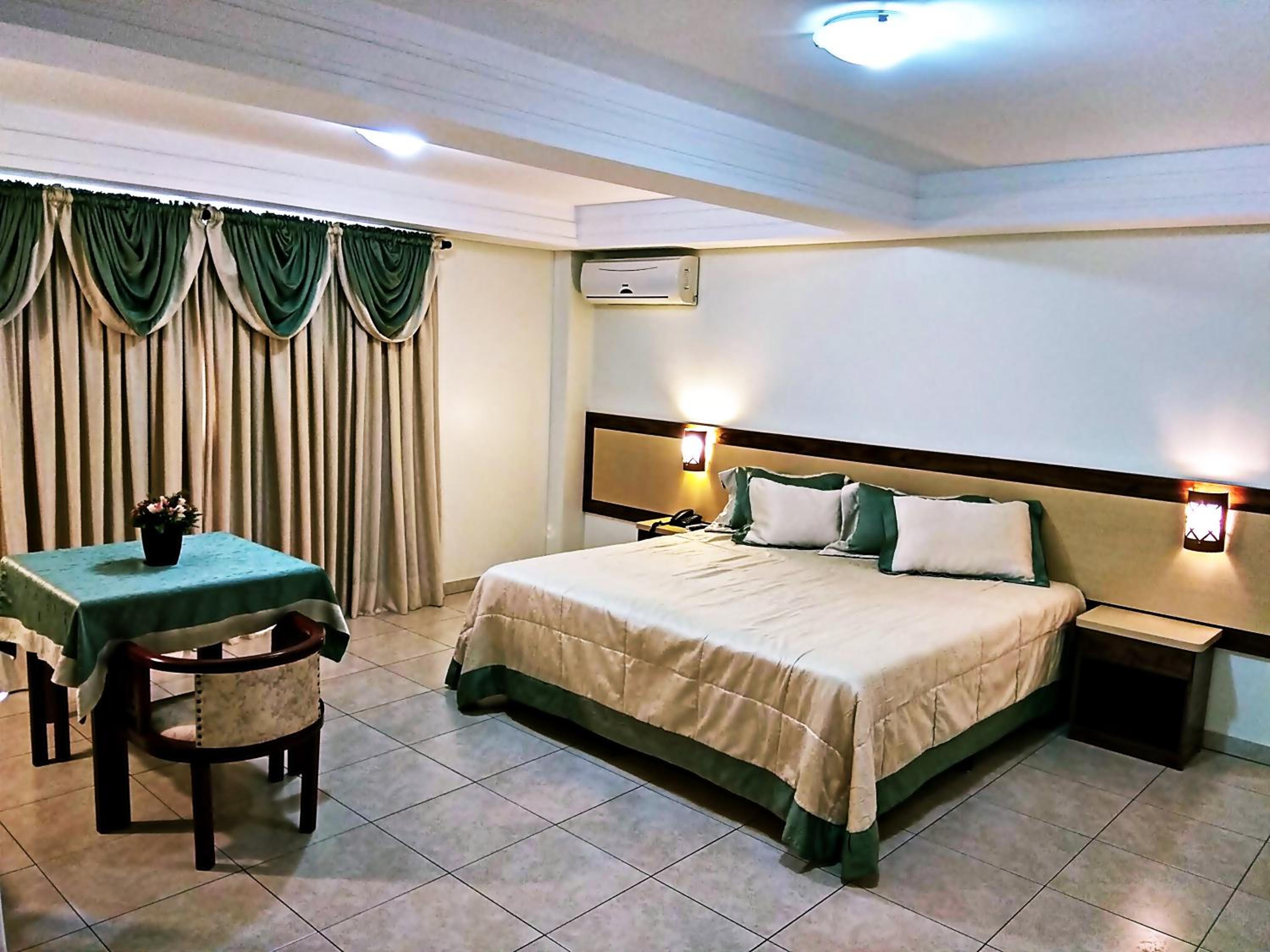 Honeymoon Suite