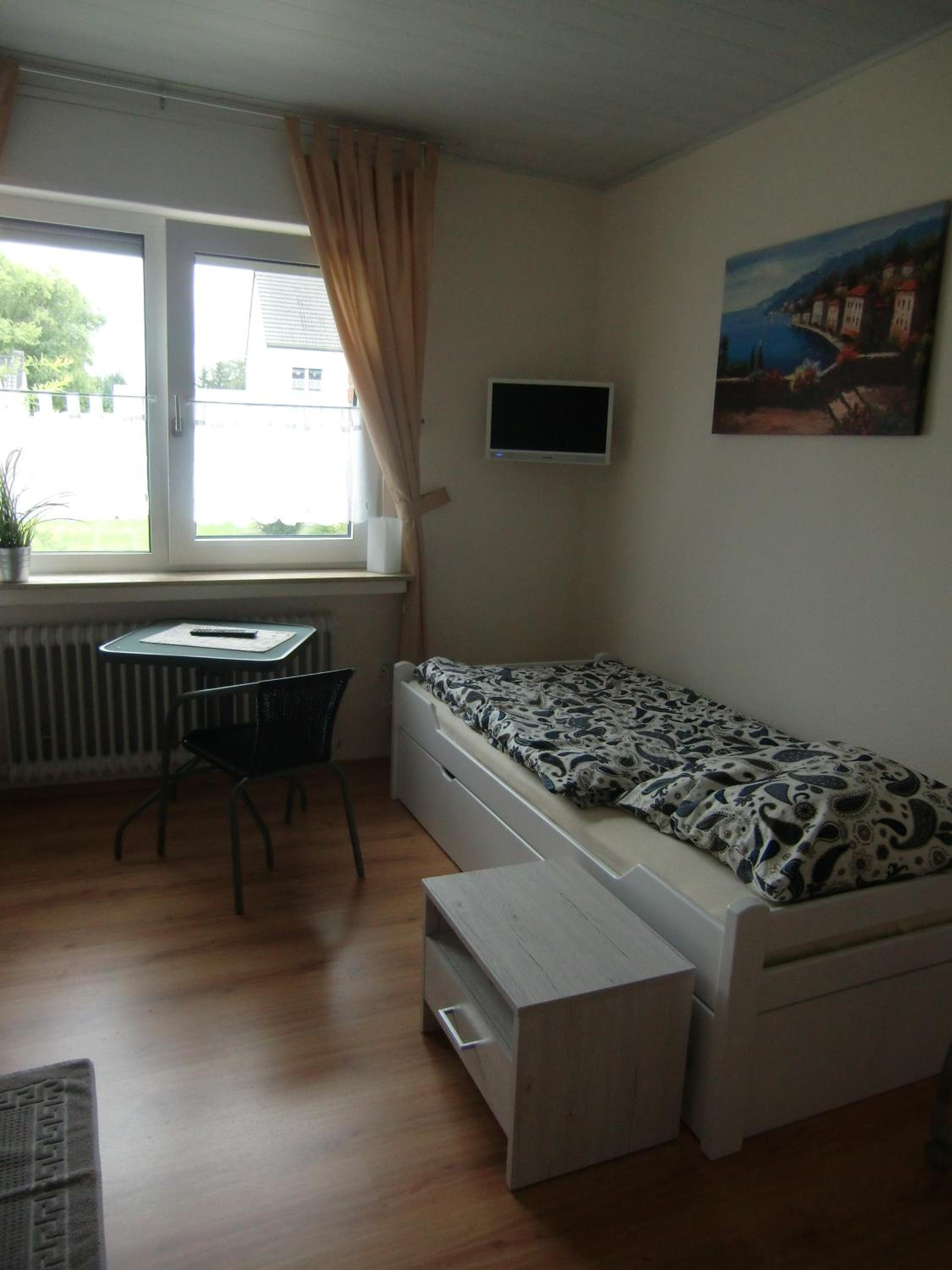 Single Room with Bathroom photo 1