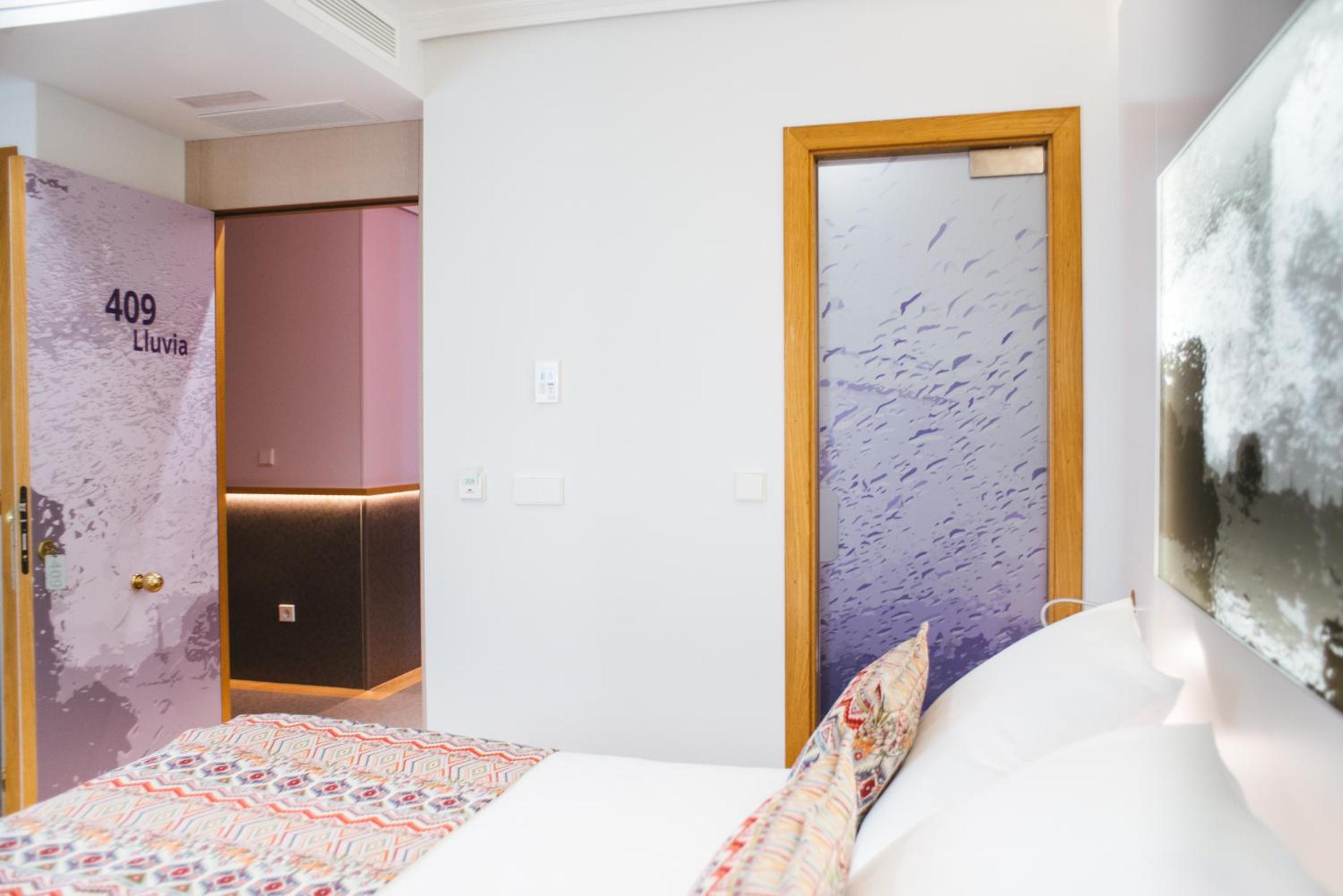 Deluxe Double or Twin Room - Photo 18