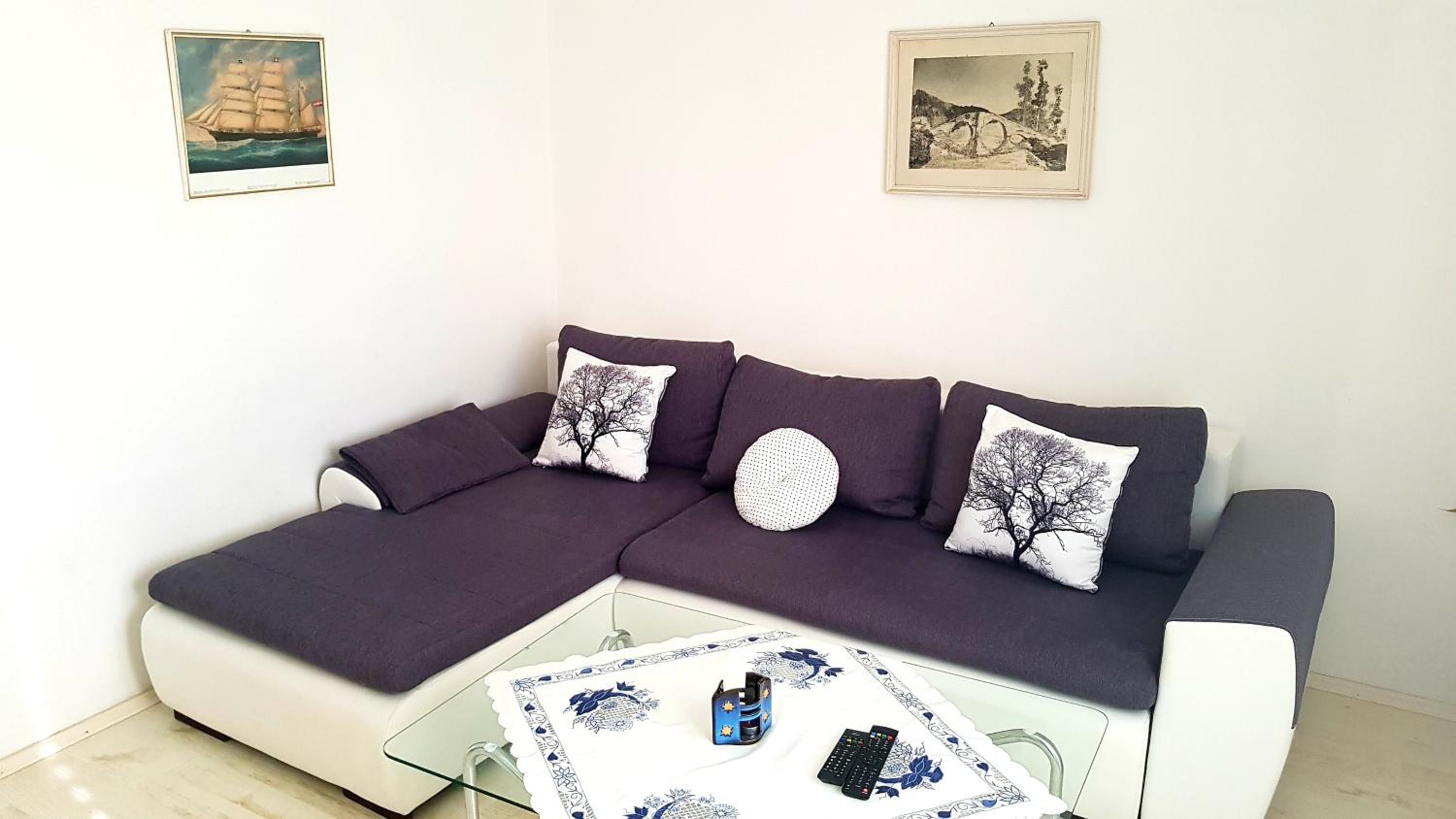 Apartment with Balcony photo 3