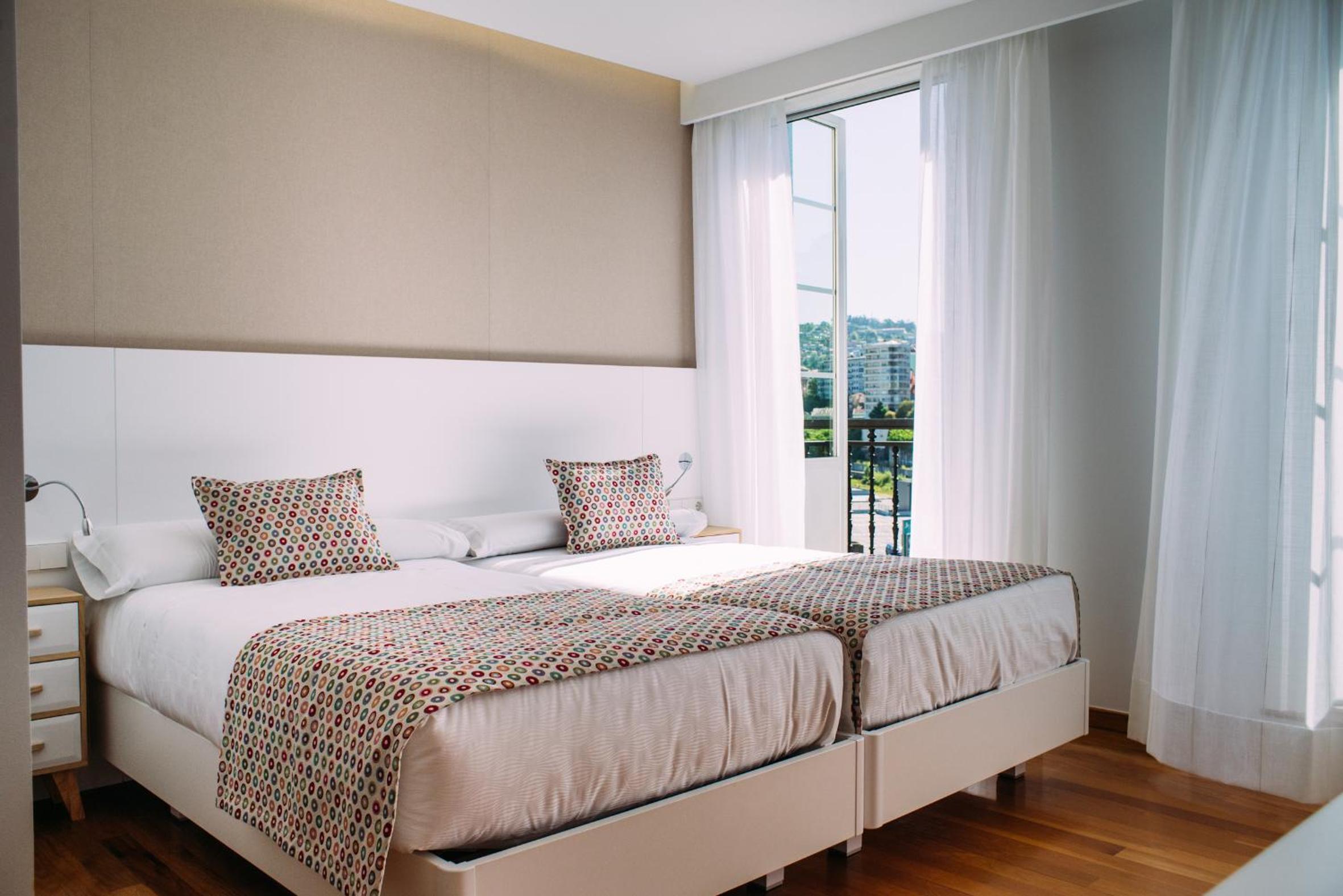 Deluxe Double or Twin Room - Photo 8