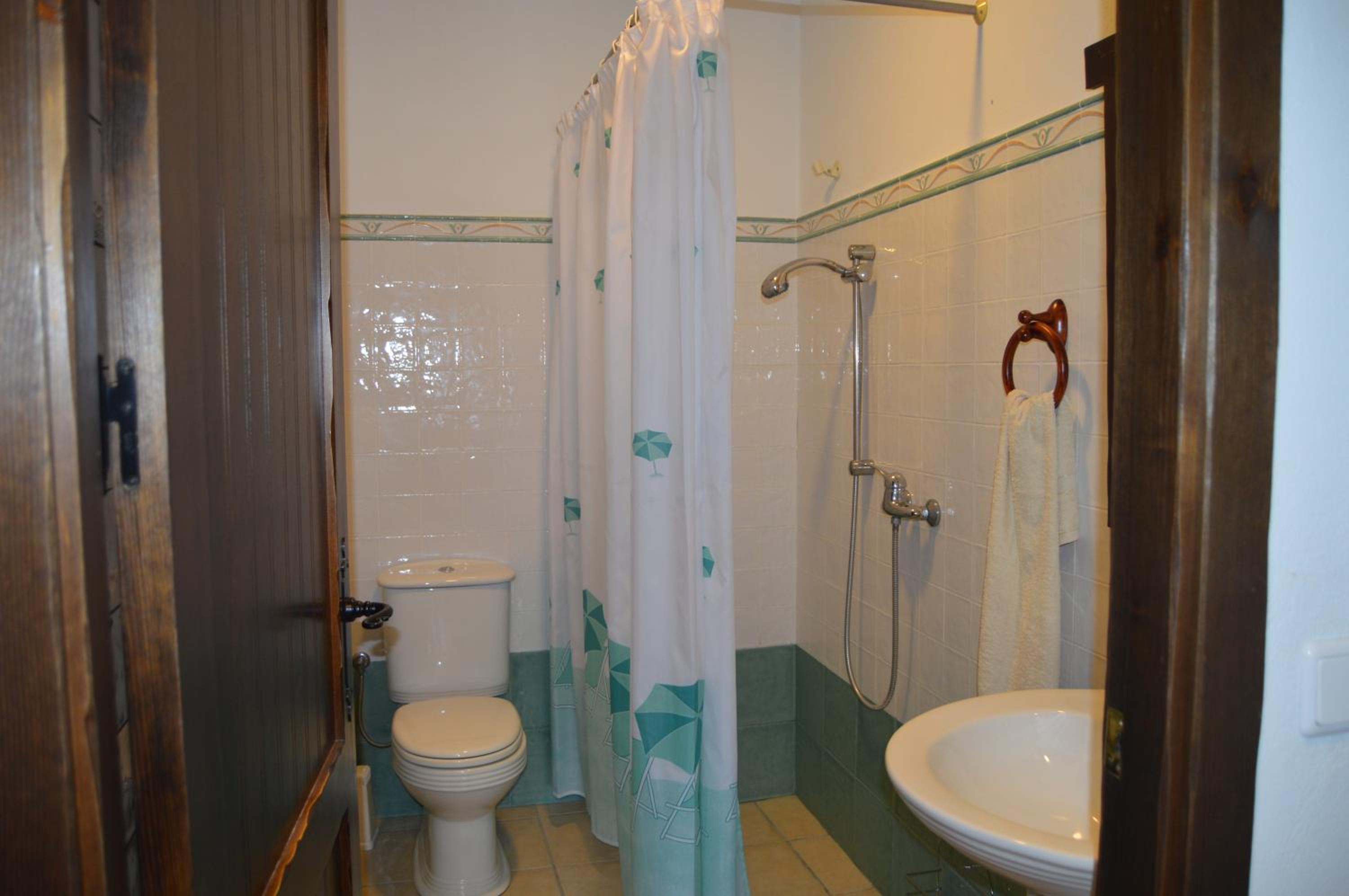 Apartment with Terrace - Photo 15