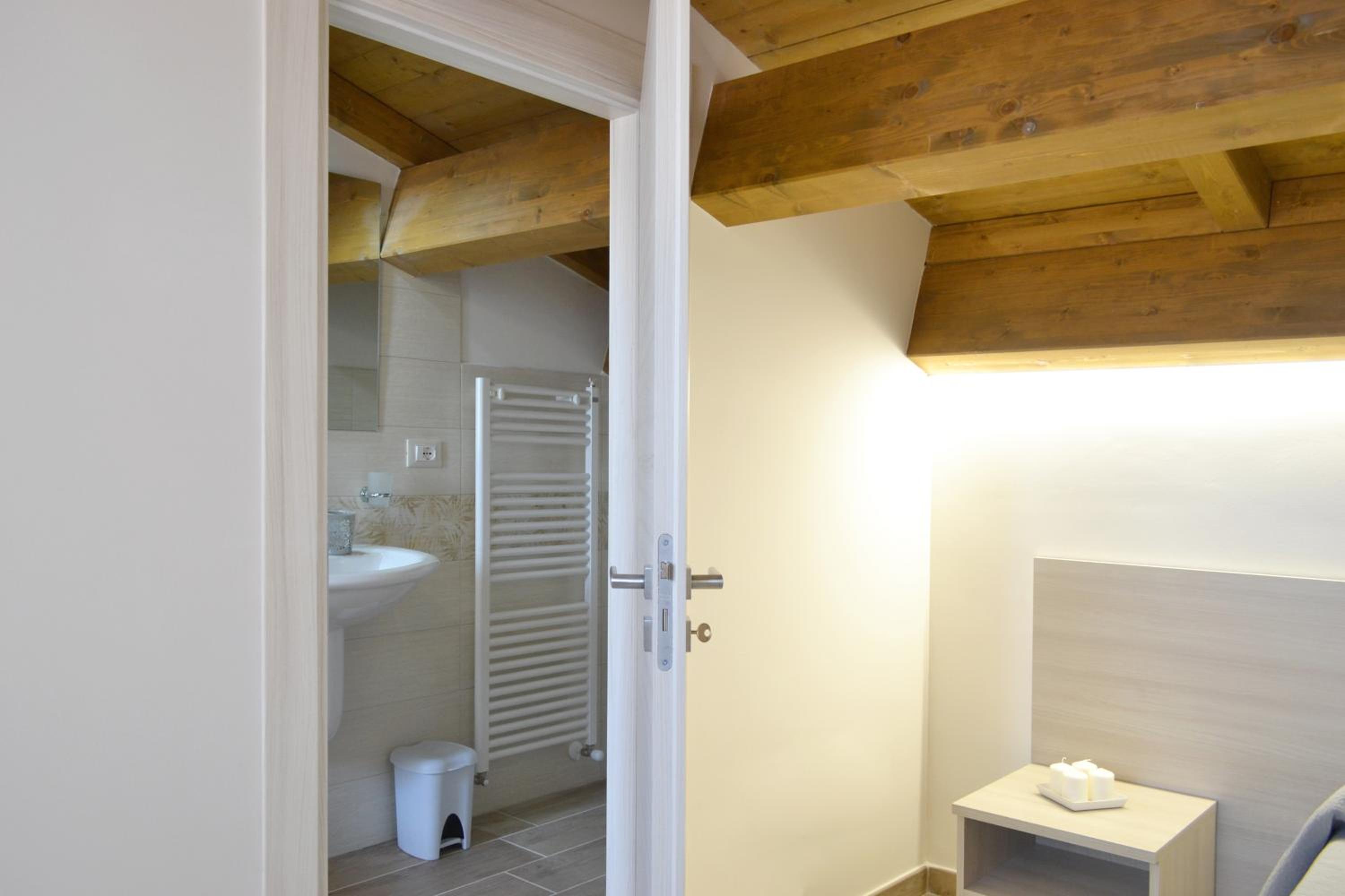 Deluxe Double or Twin Room with Mountain View - Photo 4