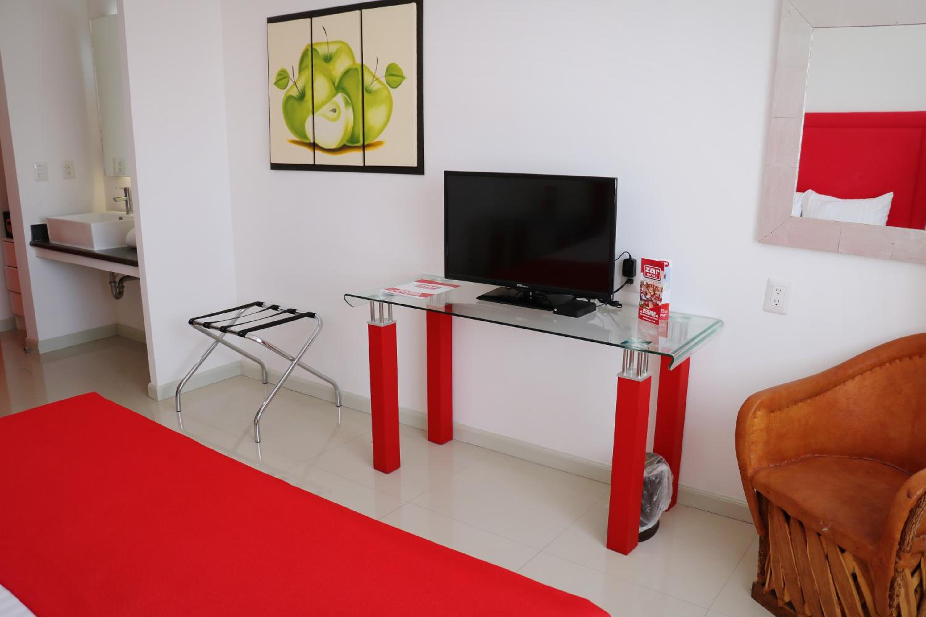 Standard King Room photo 2