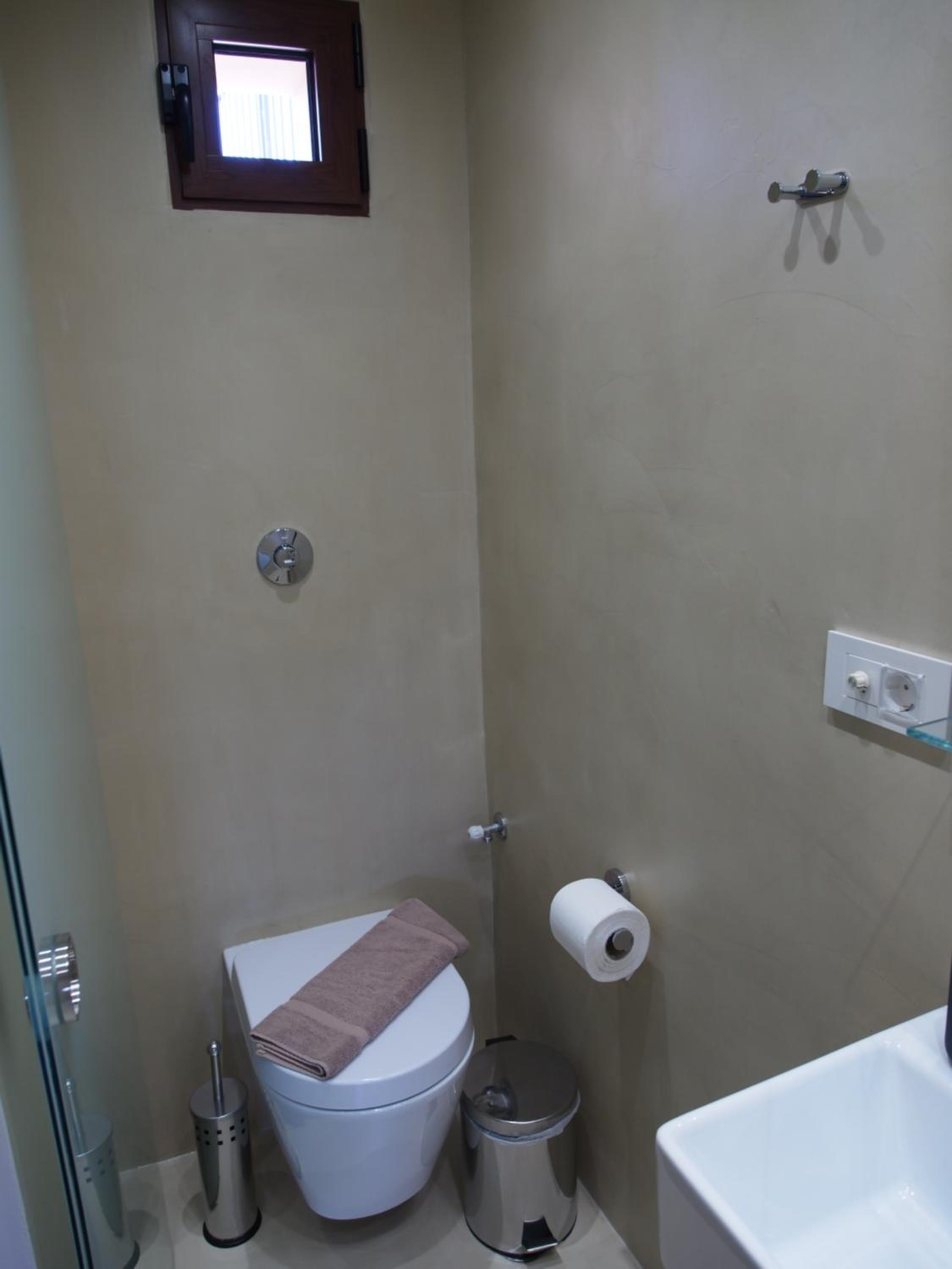 Studio with Private Balcony and Sea View - Photo 16