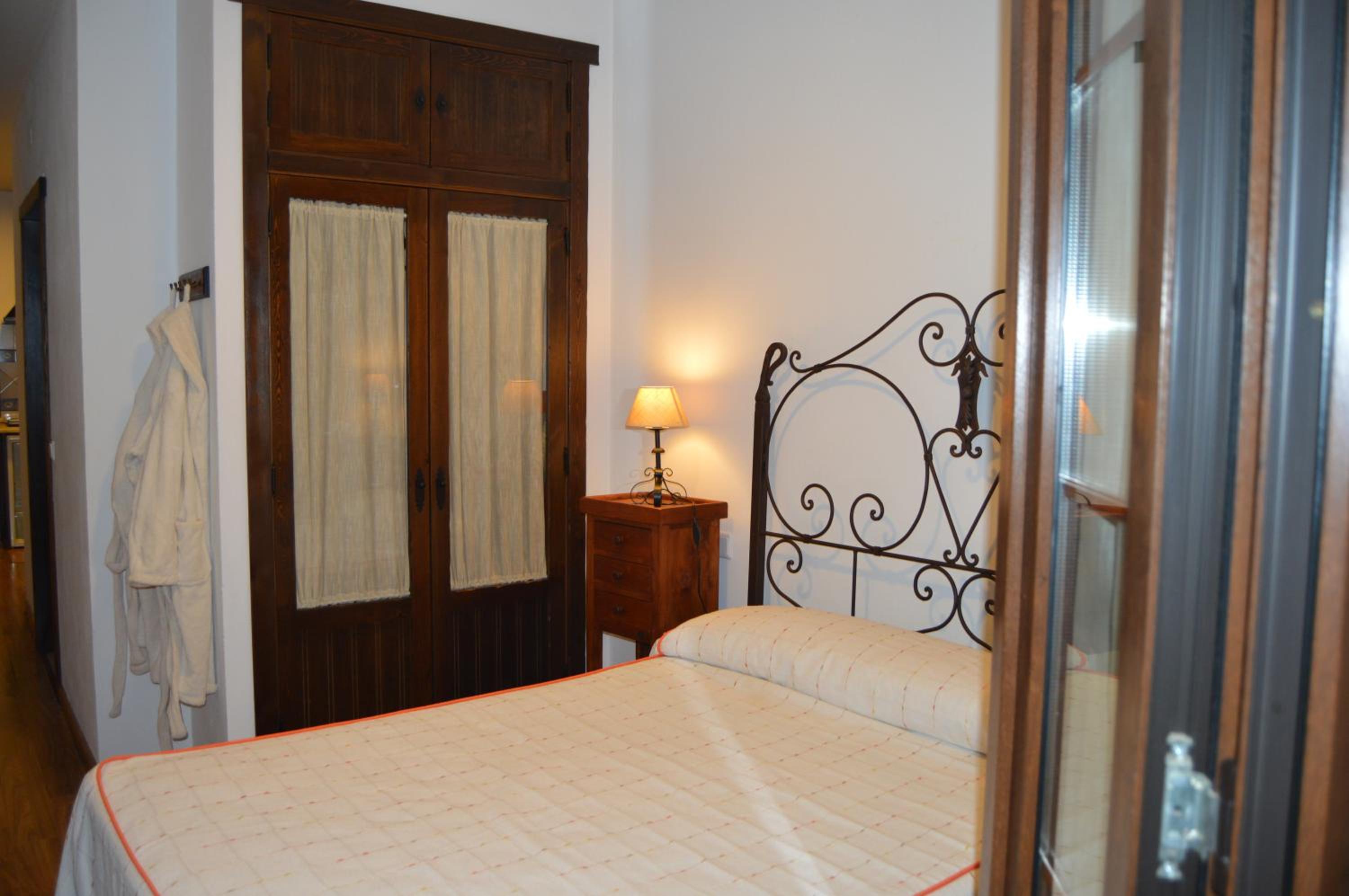 Apartment with Terrace - Photo 43