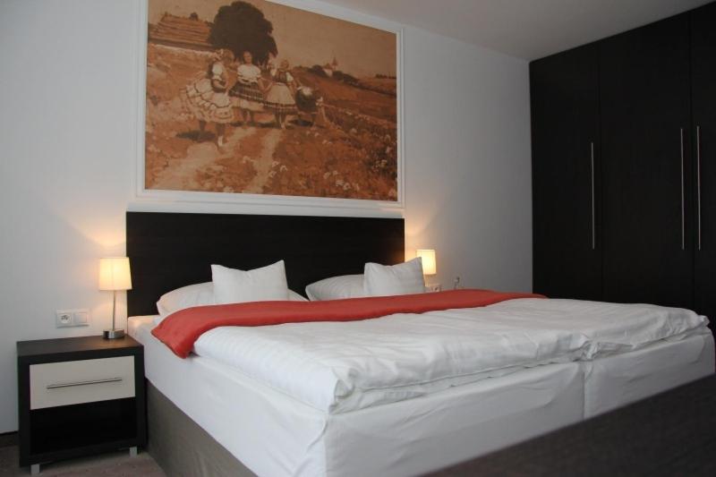 Deluxe Double or Twin Room - Photo 5