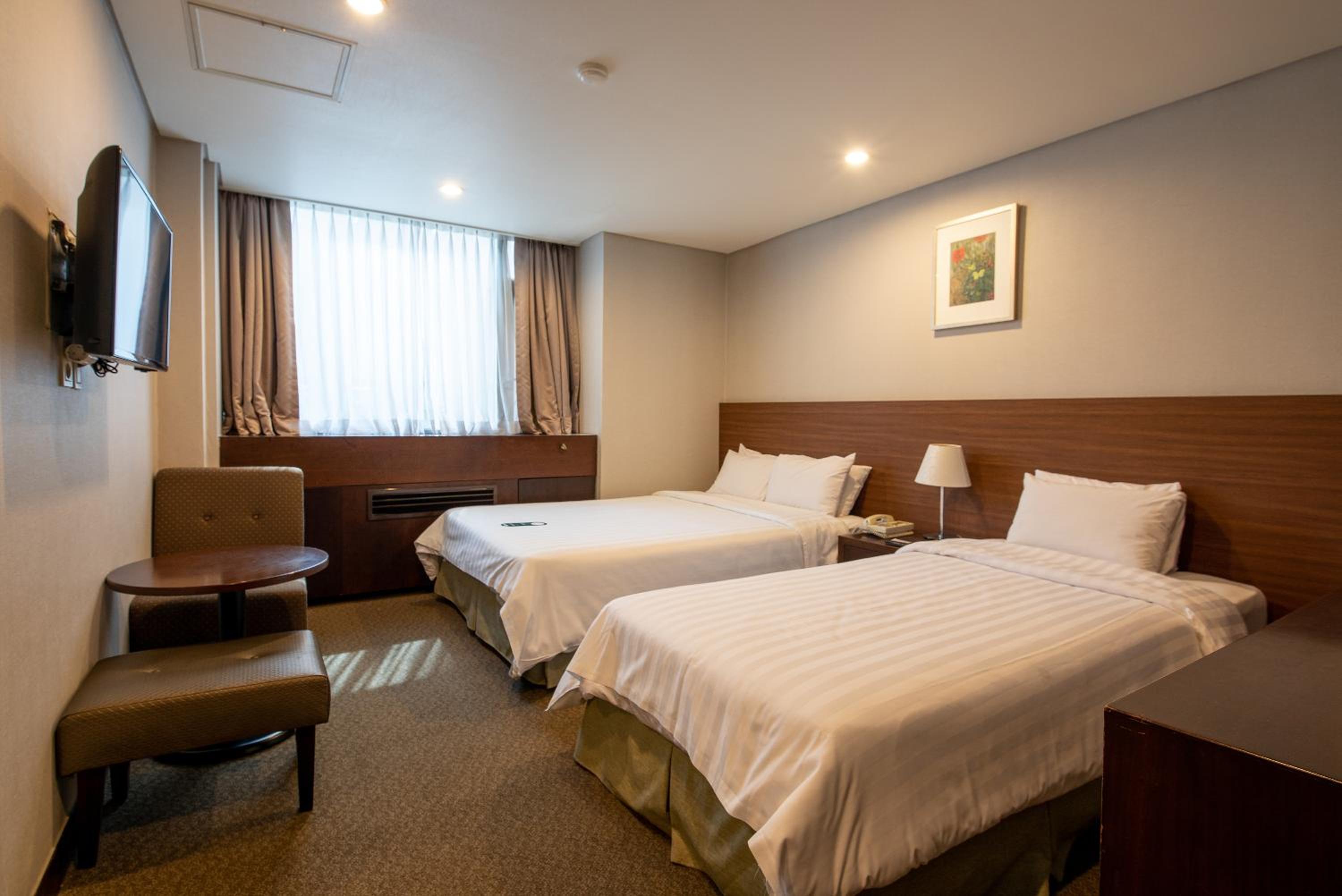 Deluxe Twin Room - Photo 3