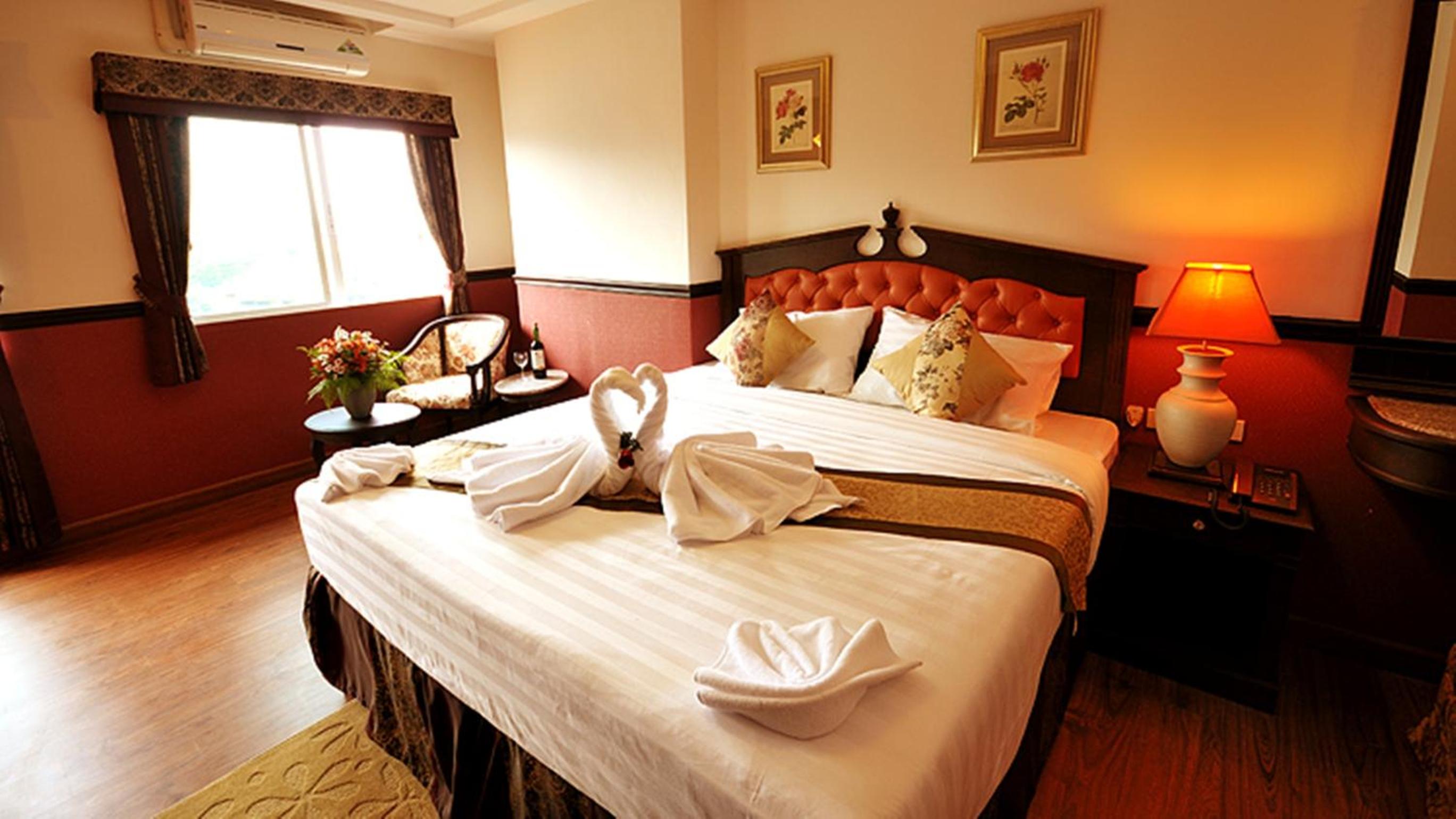 One-Bedroom Suite - Photo 3