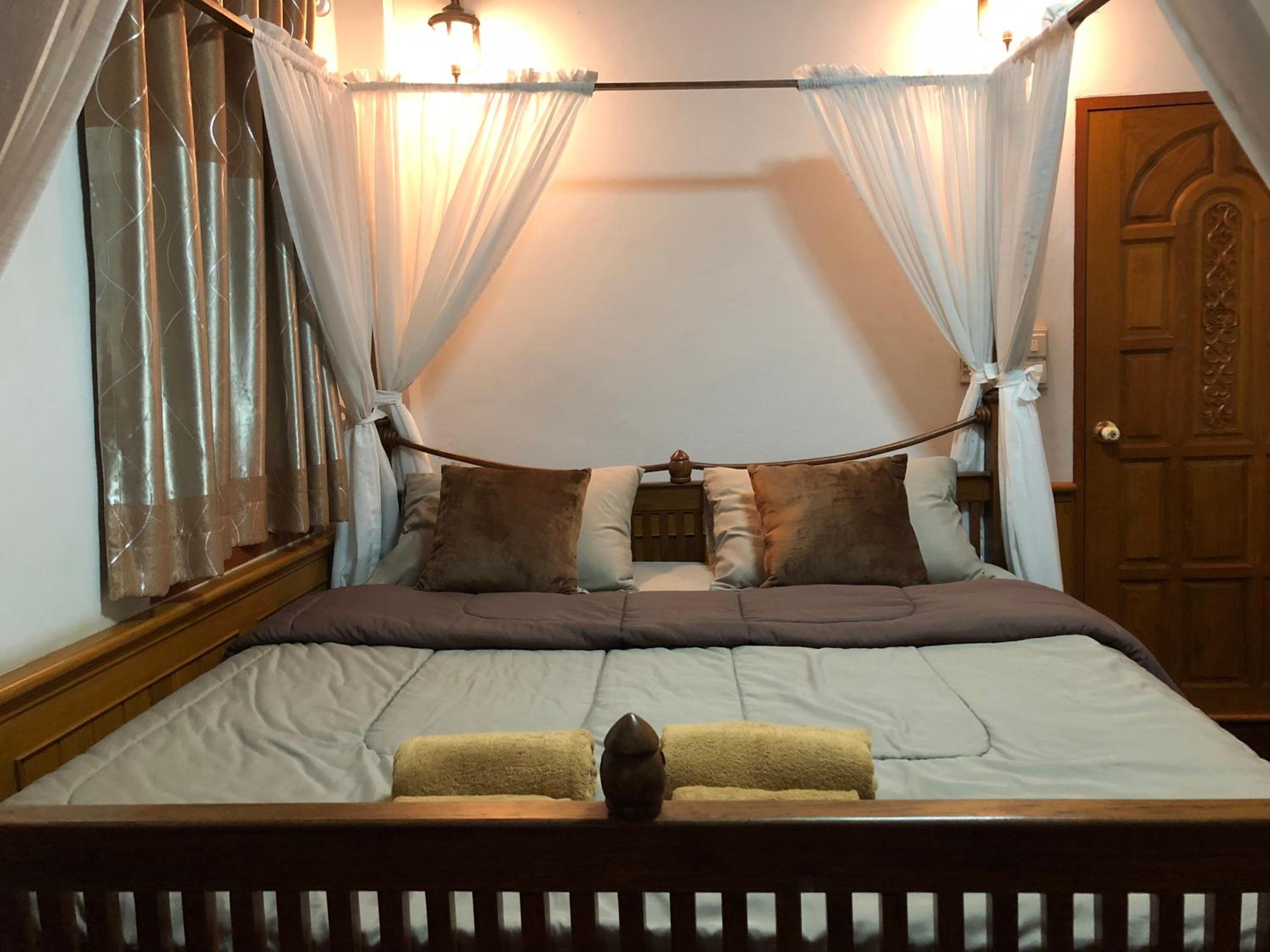 Two-Bedroom House - Photo 11