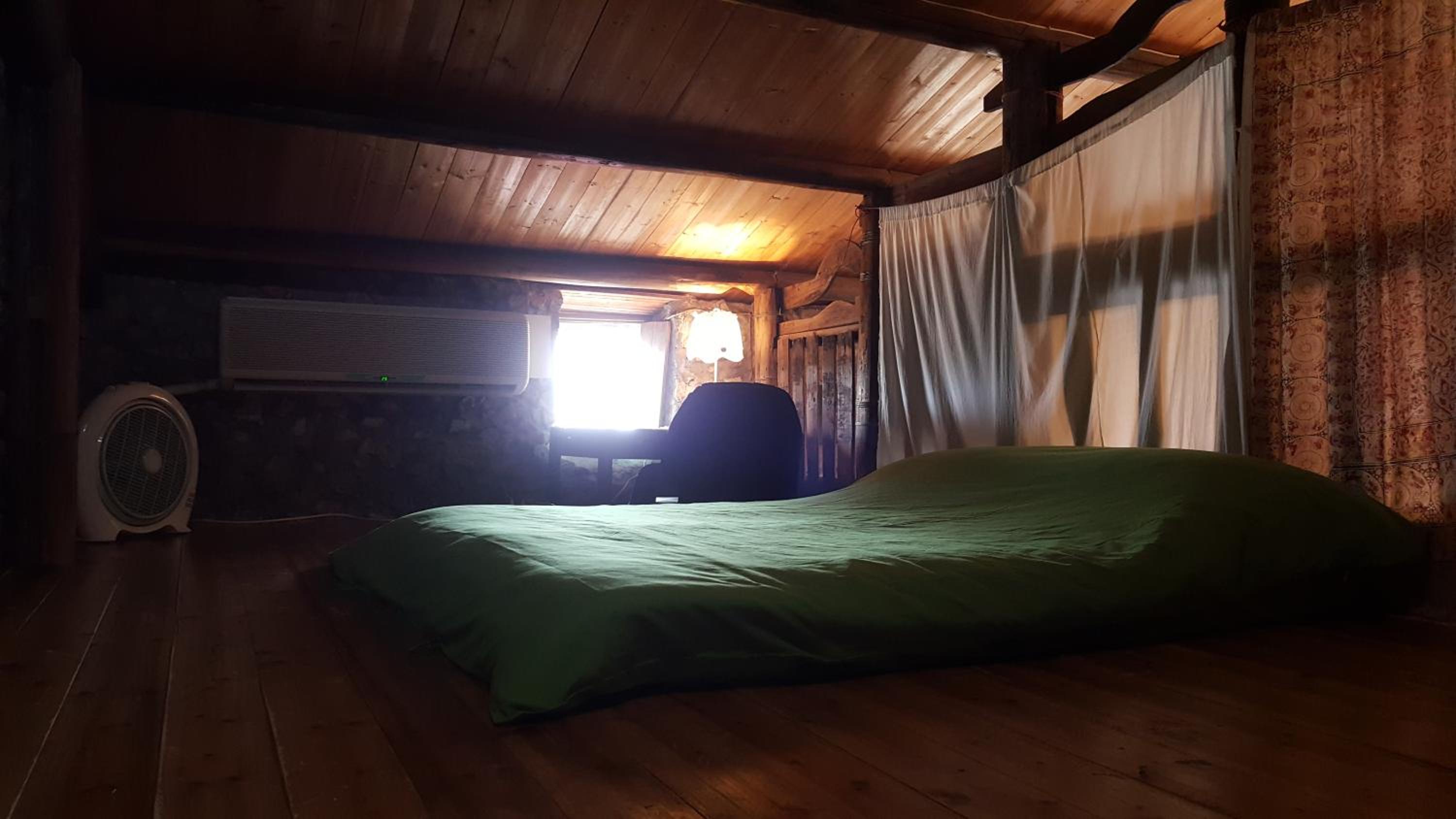 8-Bed Mixed Dormitory Room photo 1