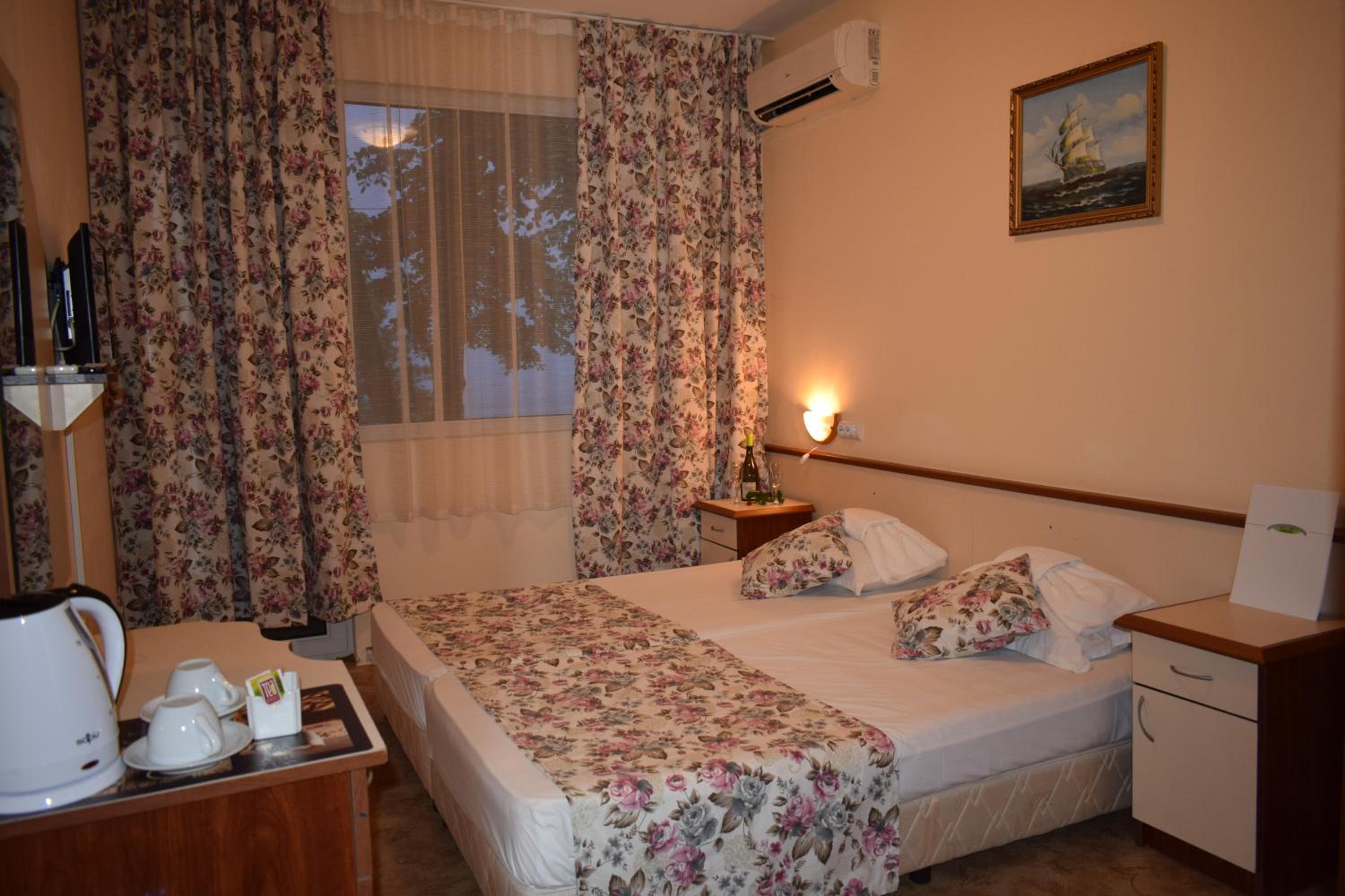 Double Room with Balcony photo 3