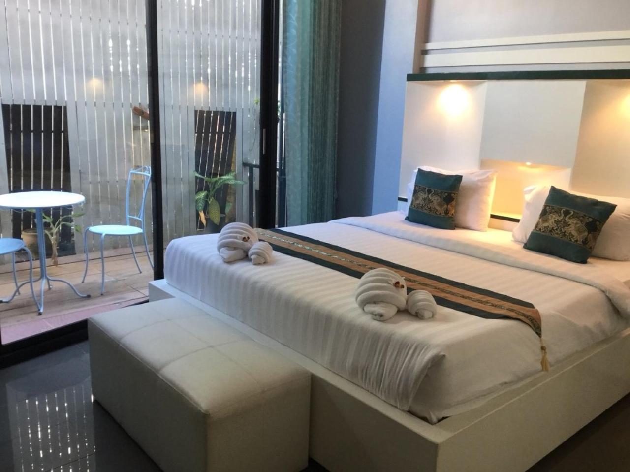 Deluxe Double or Twin Room - Photo 7